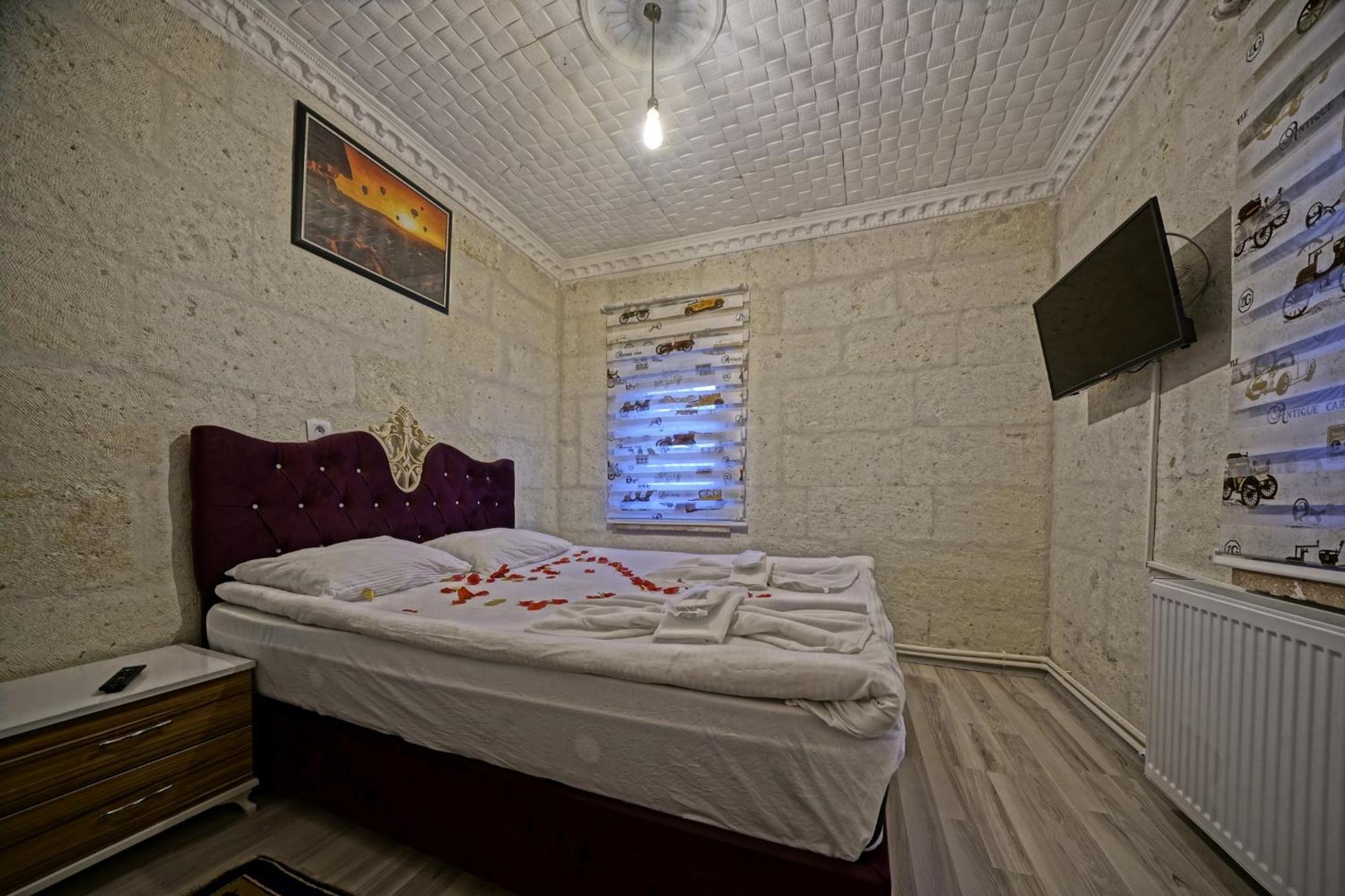 Epoch Stone House - Image 42