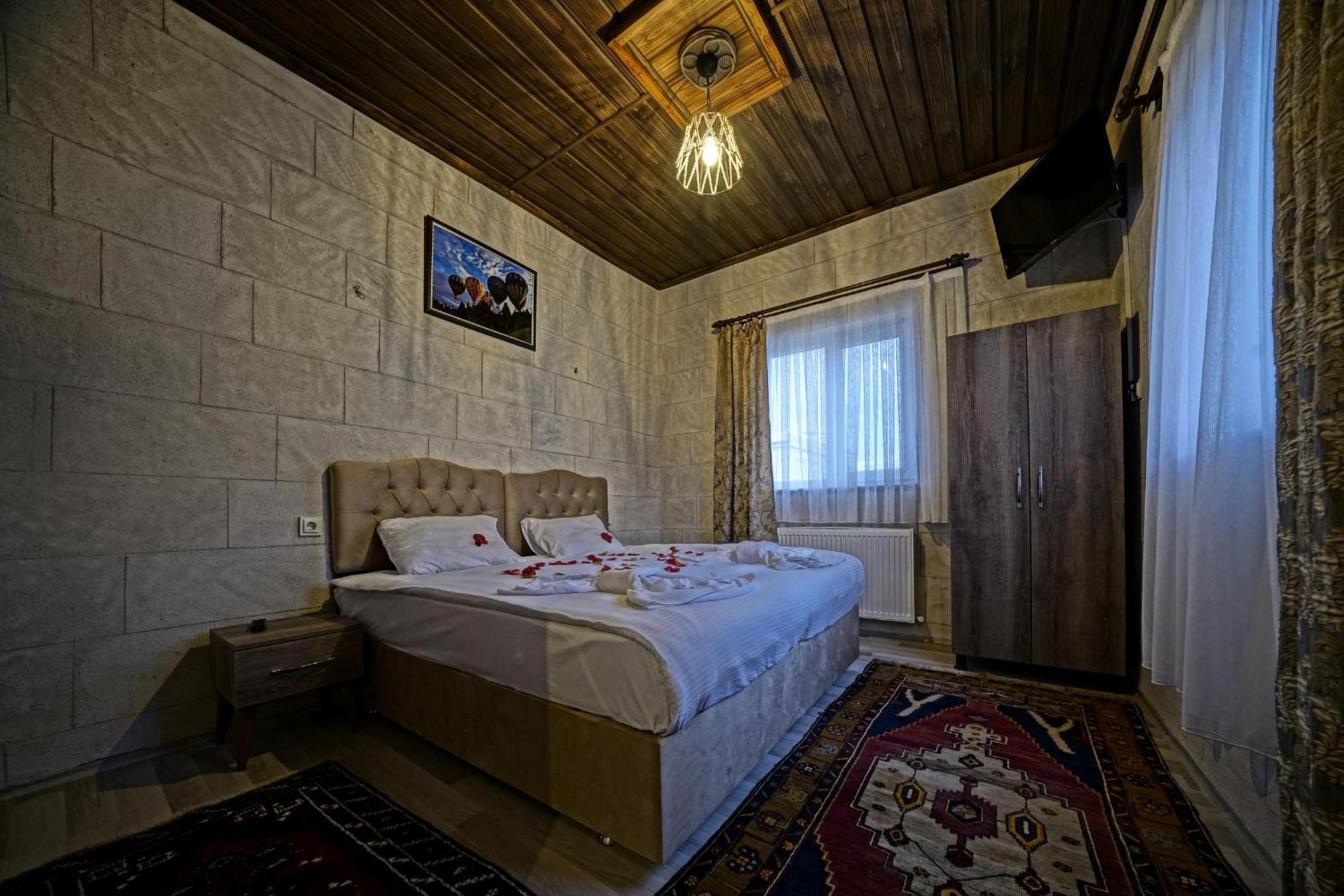 Epoch Stone House - Image 48