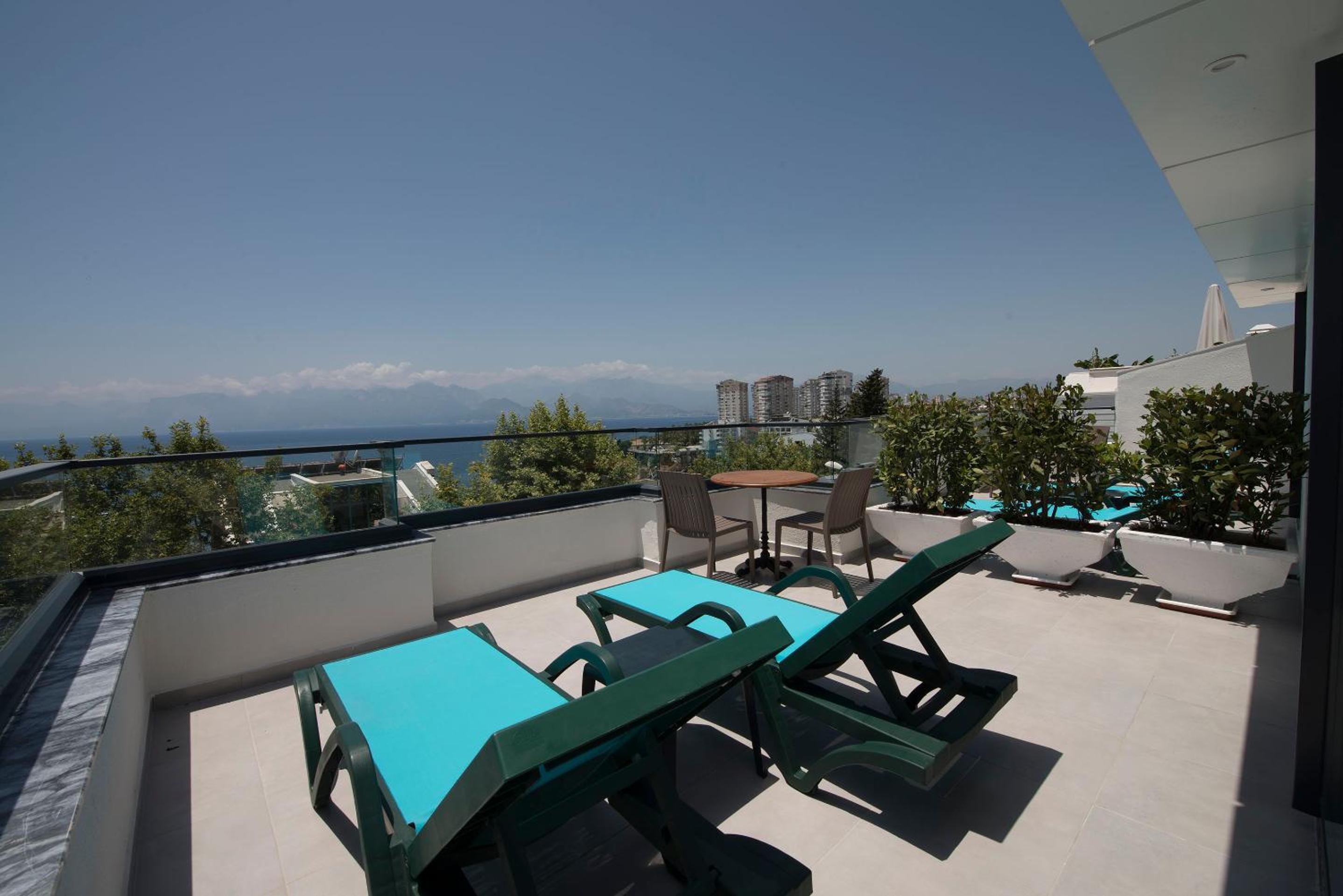 Pure Blanche Hotel - Image 31