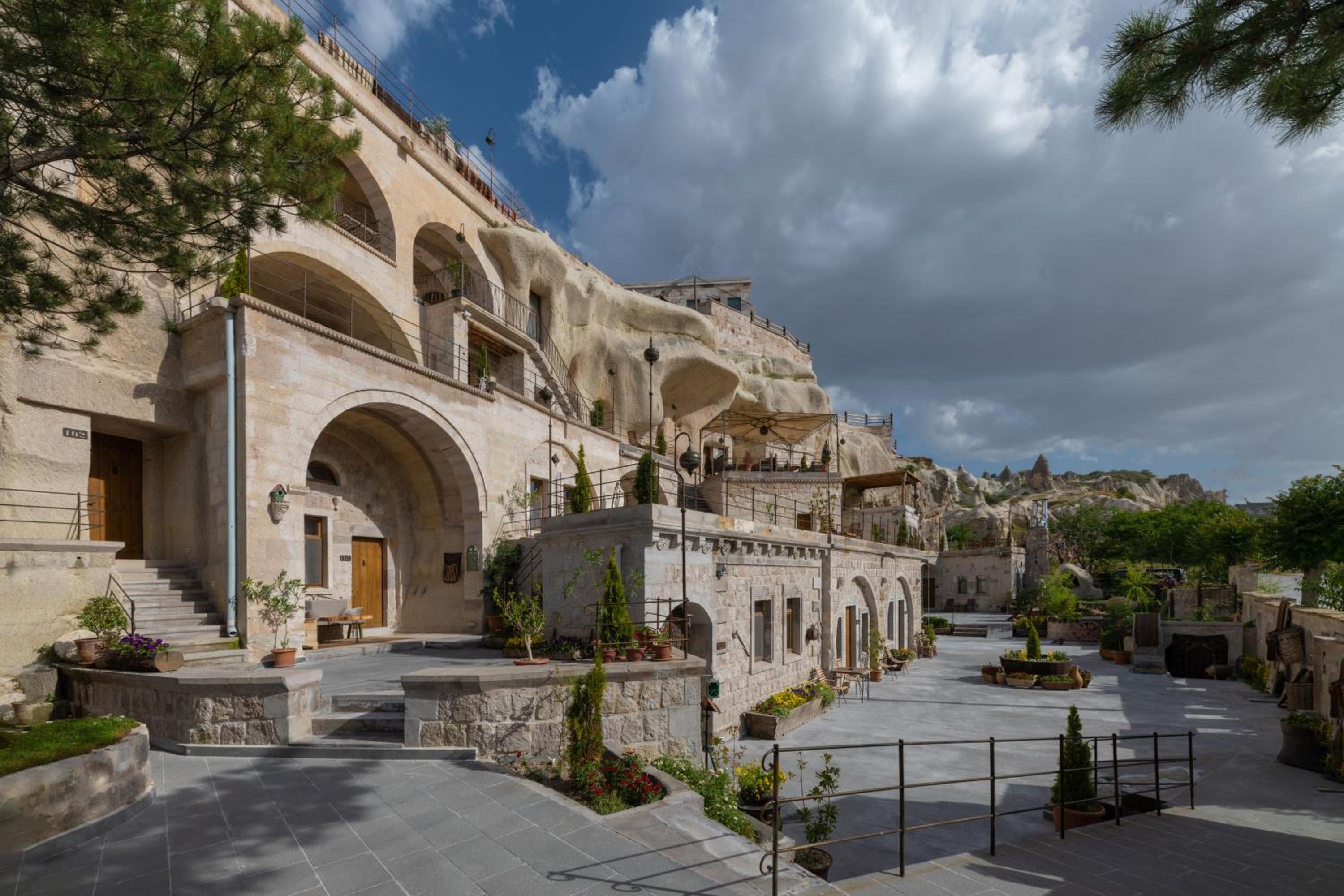 Hera Cave Suites - Image 131