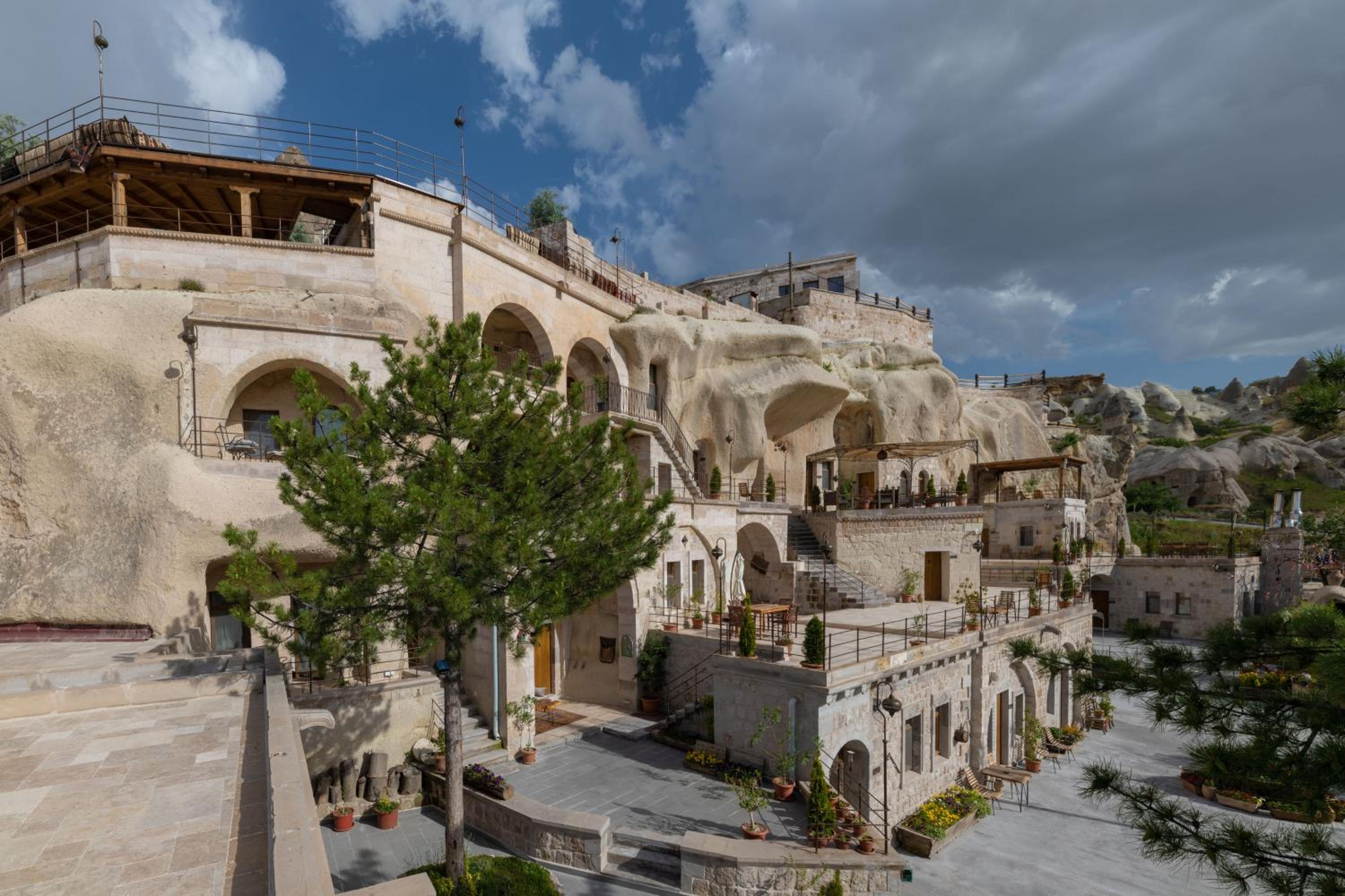 Hera Cave Suites - Image 130