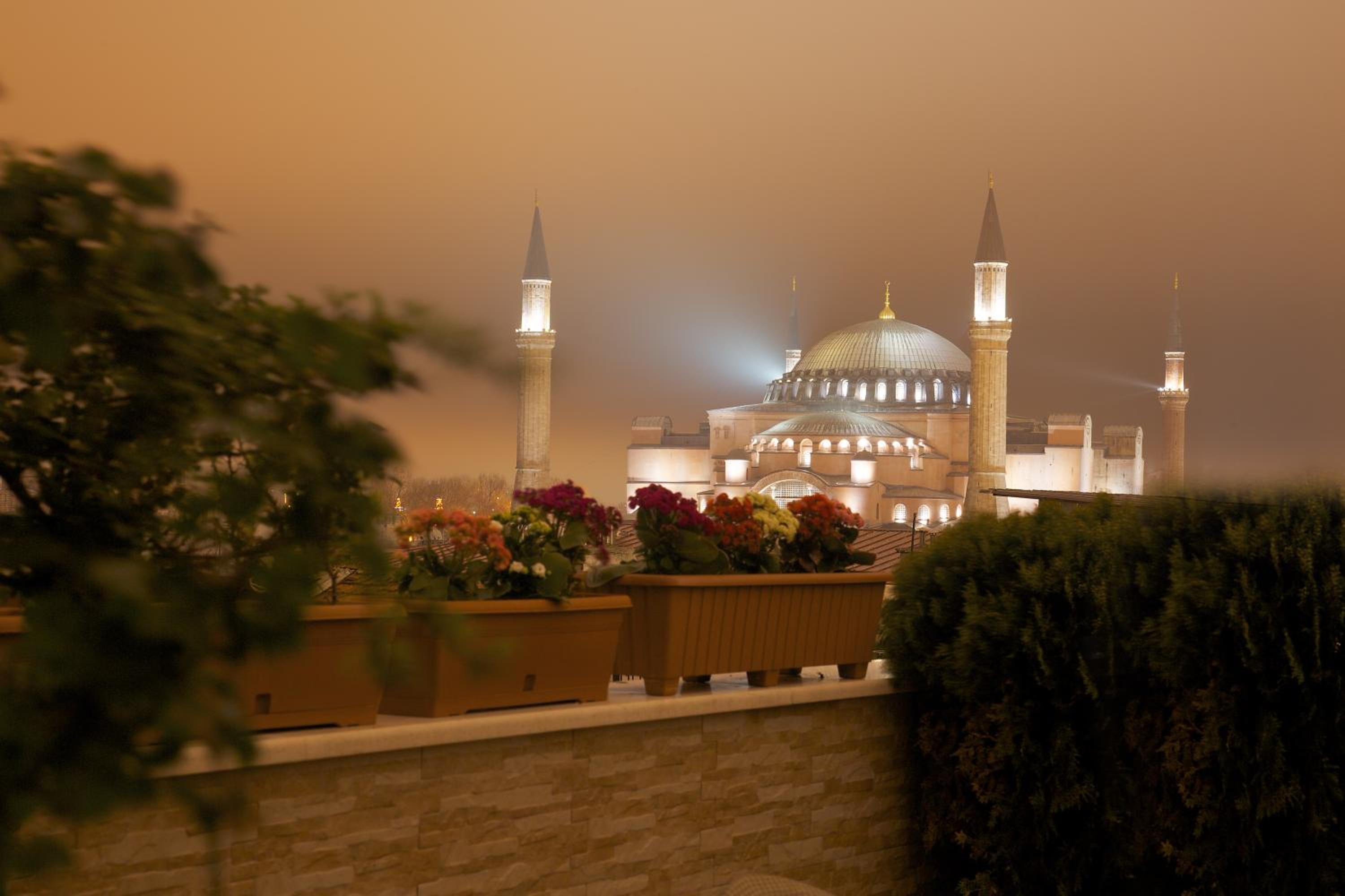 White House Hotel Istanbul - Image 19