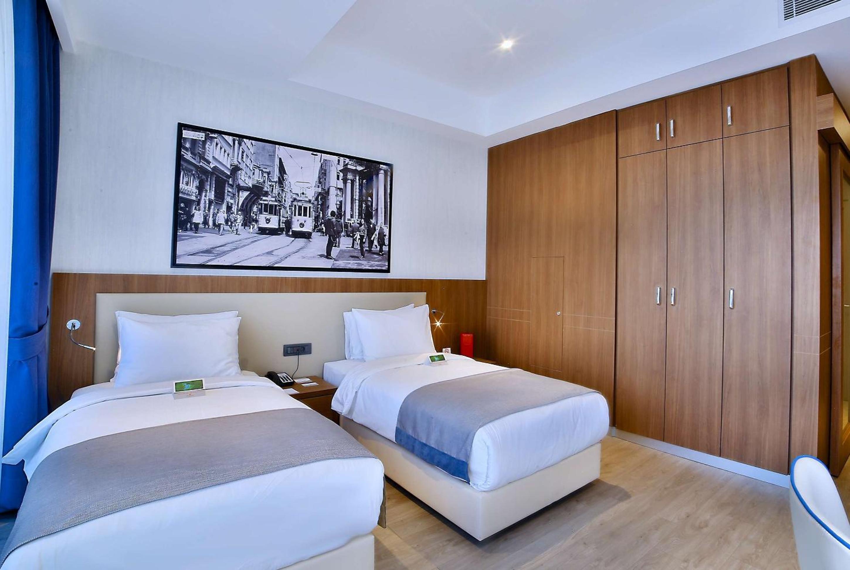 Ramada by Wyndham İstanbul Eski Şehir - Image 37