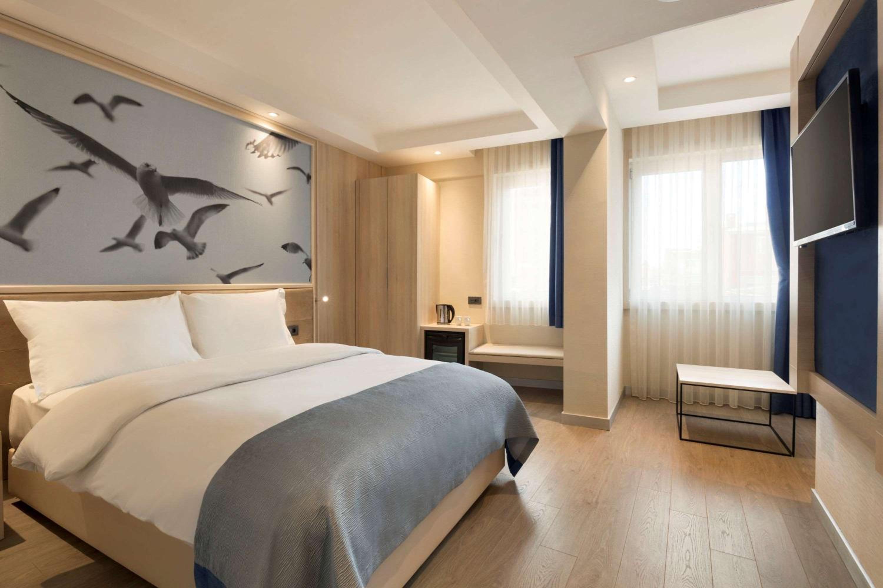 Ramada by Wyndham İstanbul Eski Şehir - Image 9