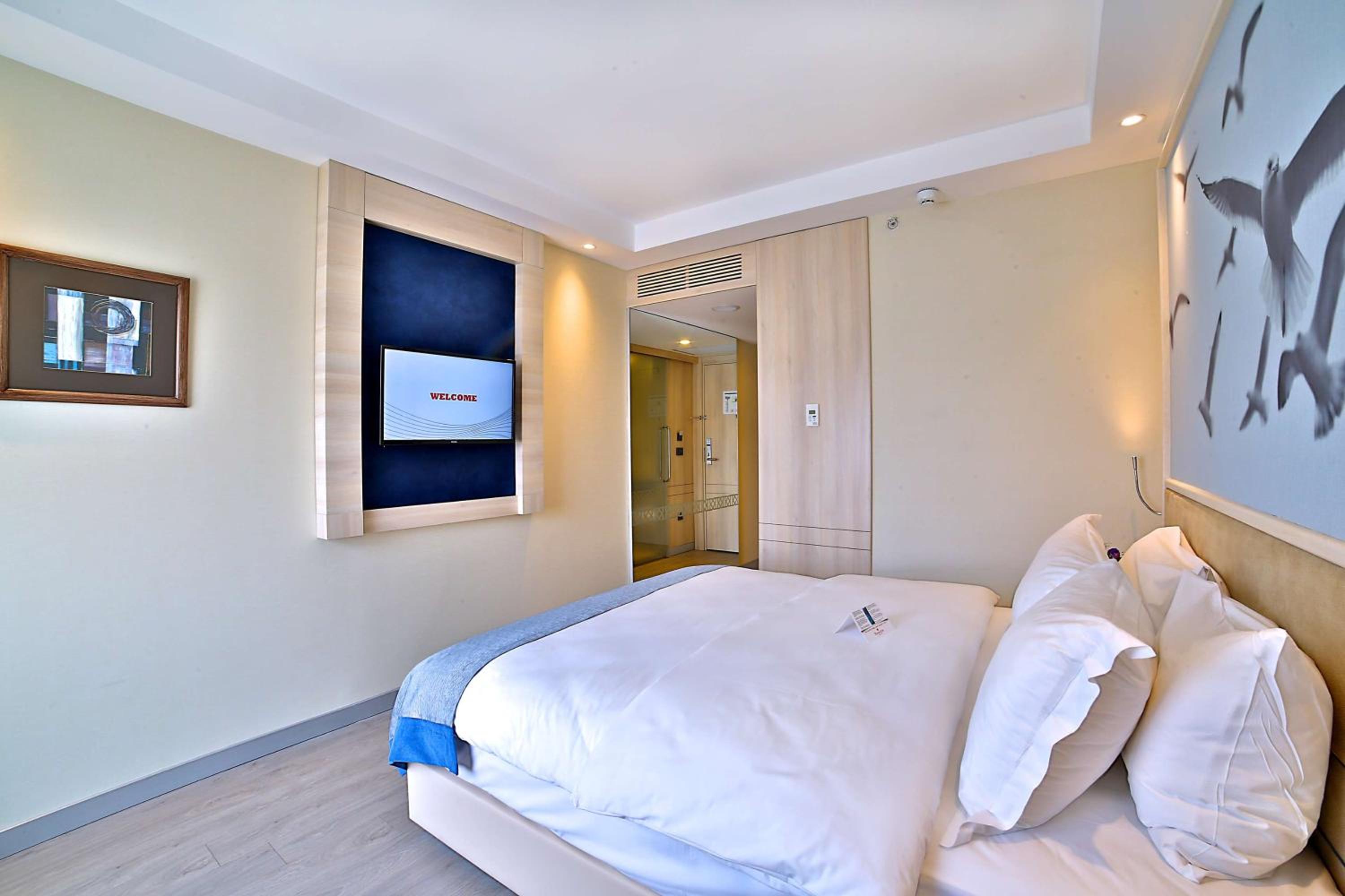 Ramada by Wyndham İstanbul Eski Şehir - Image 63