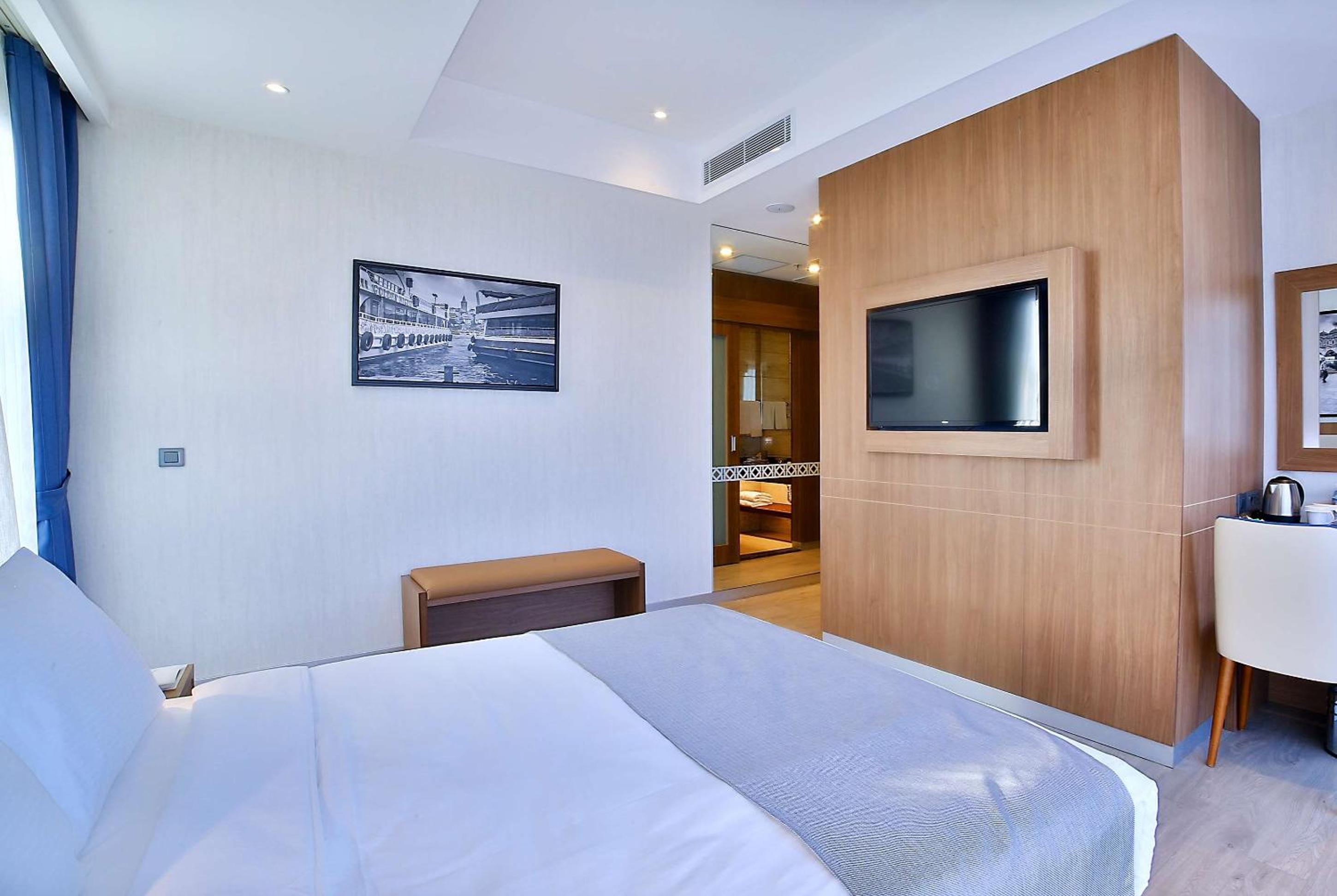 Ramada by Wyndham İstanbul Eski Şehir - Image 62