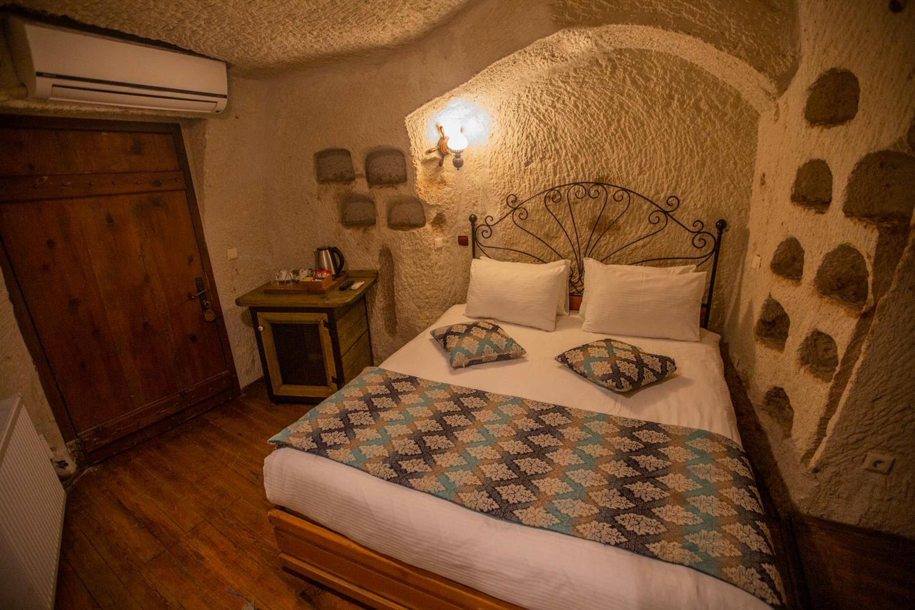 Divan Cave House - Image 31