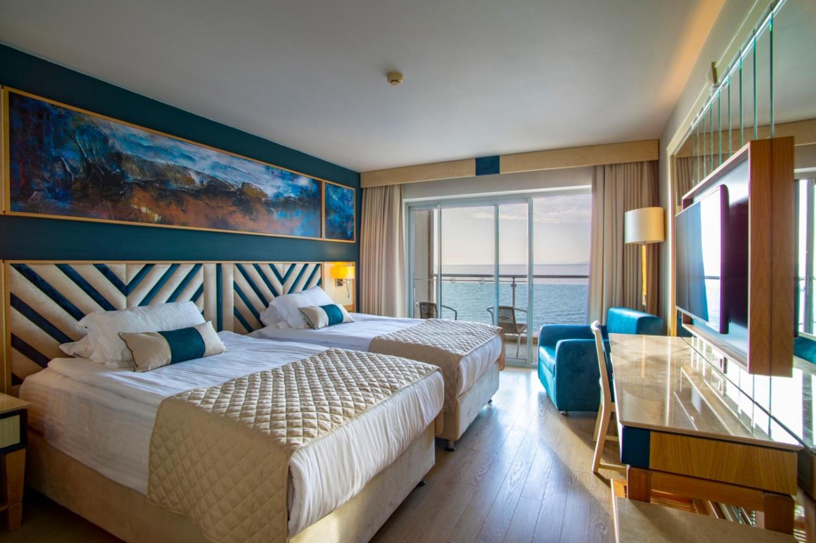 Charisma De Luxe Hotel - Image 60