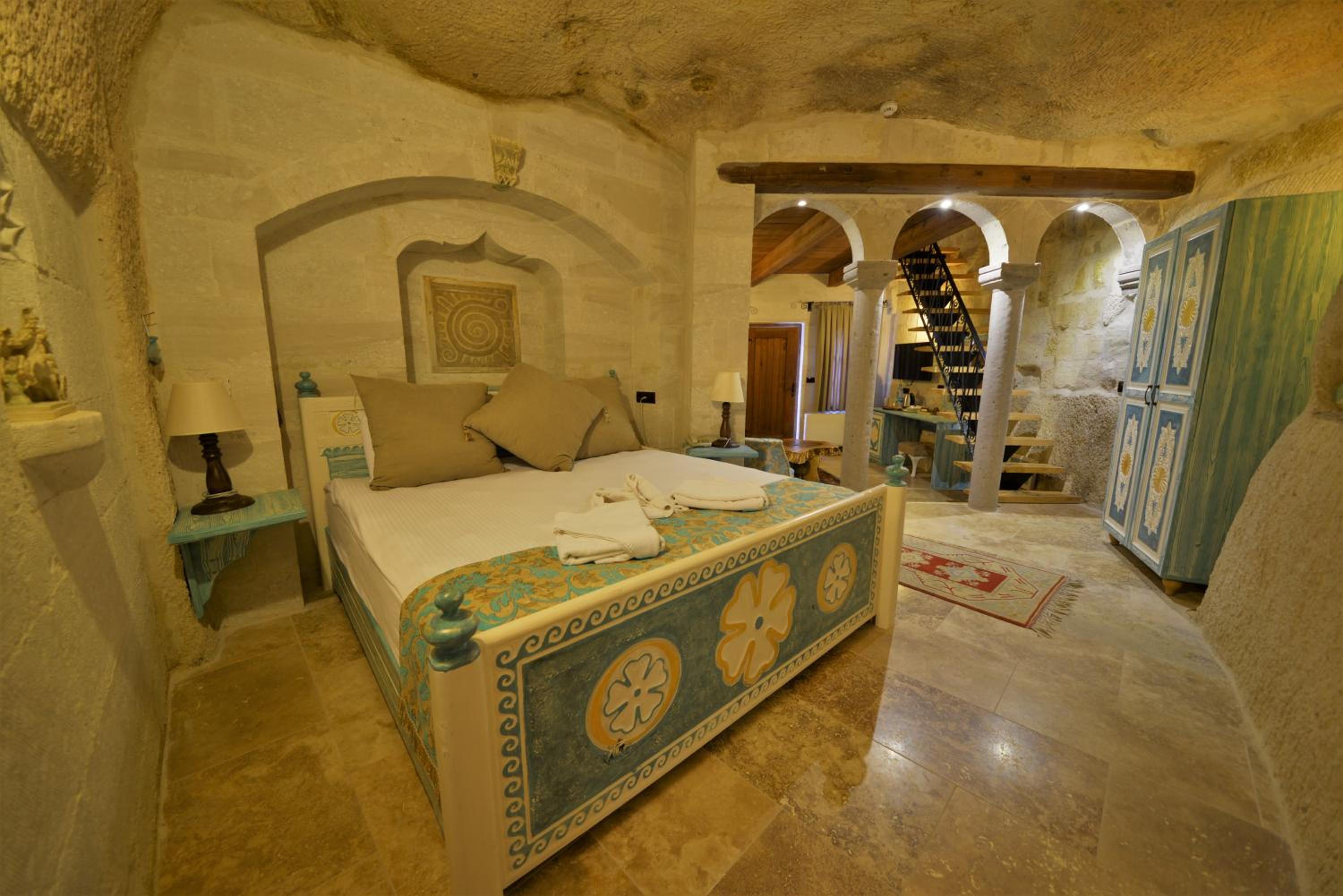 Caftan Cave Suites - Image 19