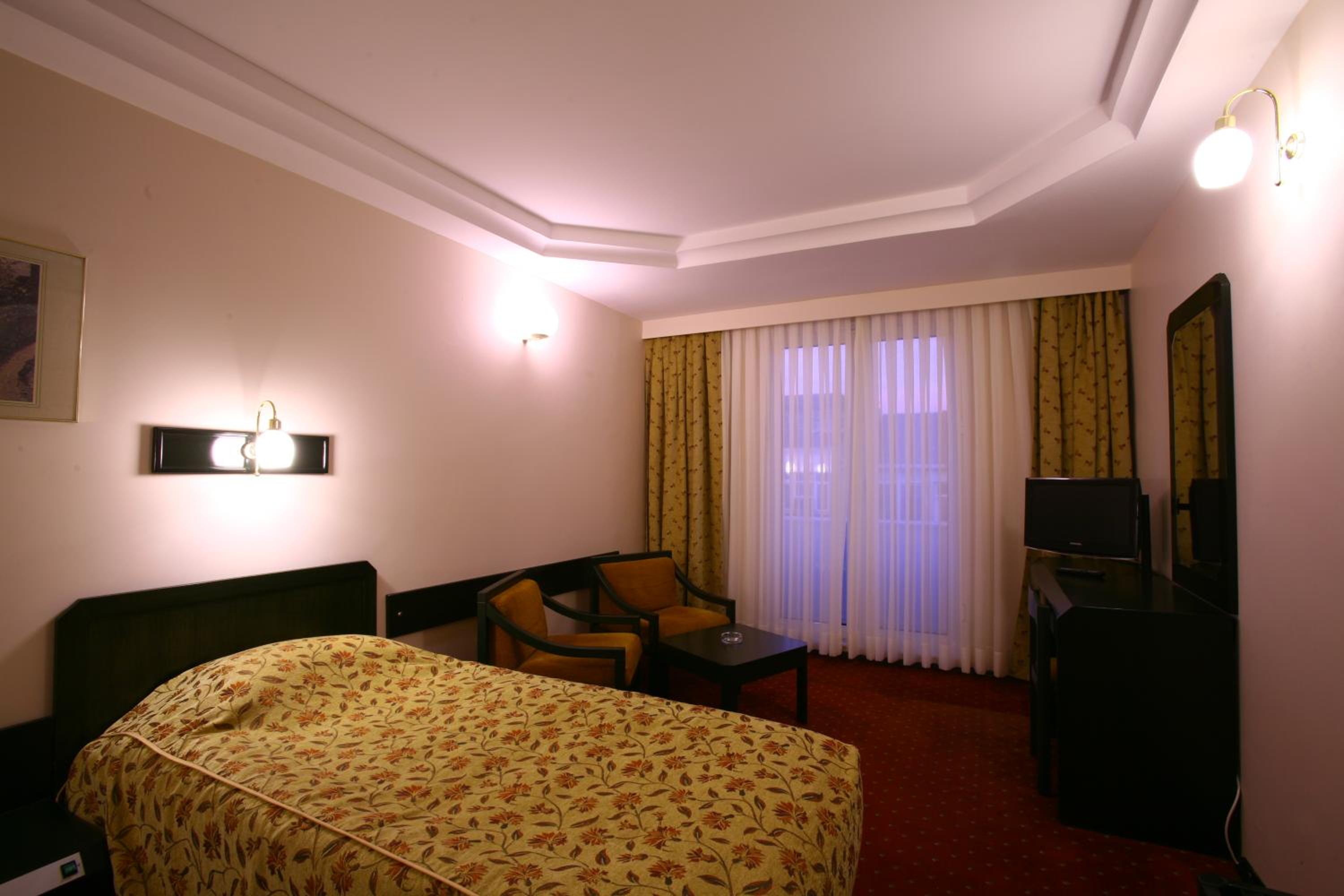 Istanbul Royal Hotel - Image 50