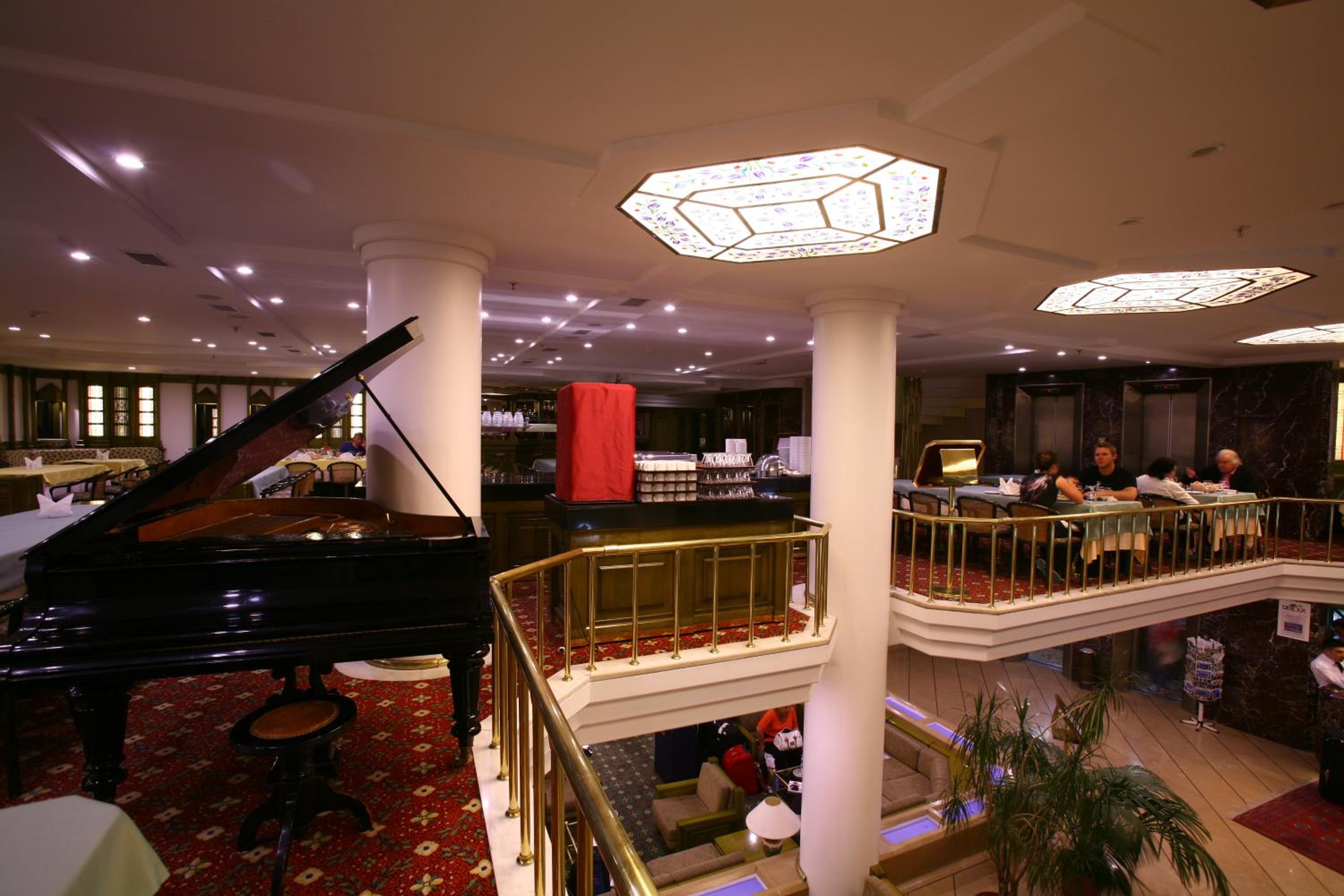 Istanbul Royal Hotel - Image 61