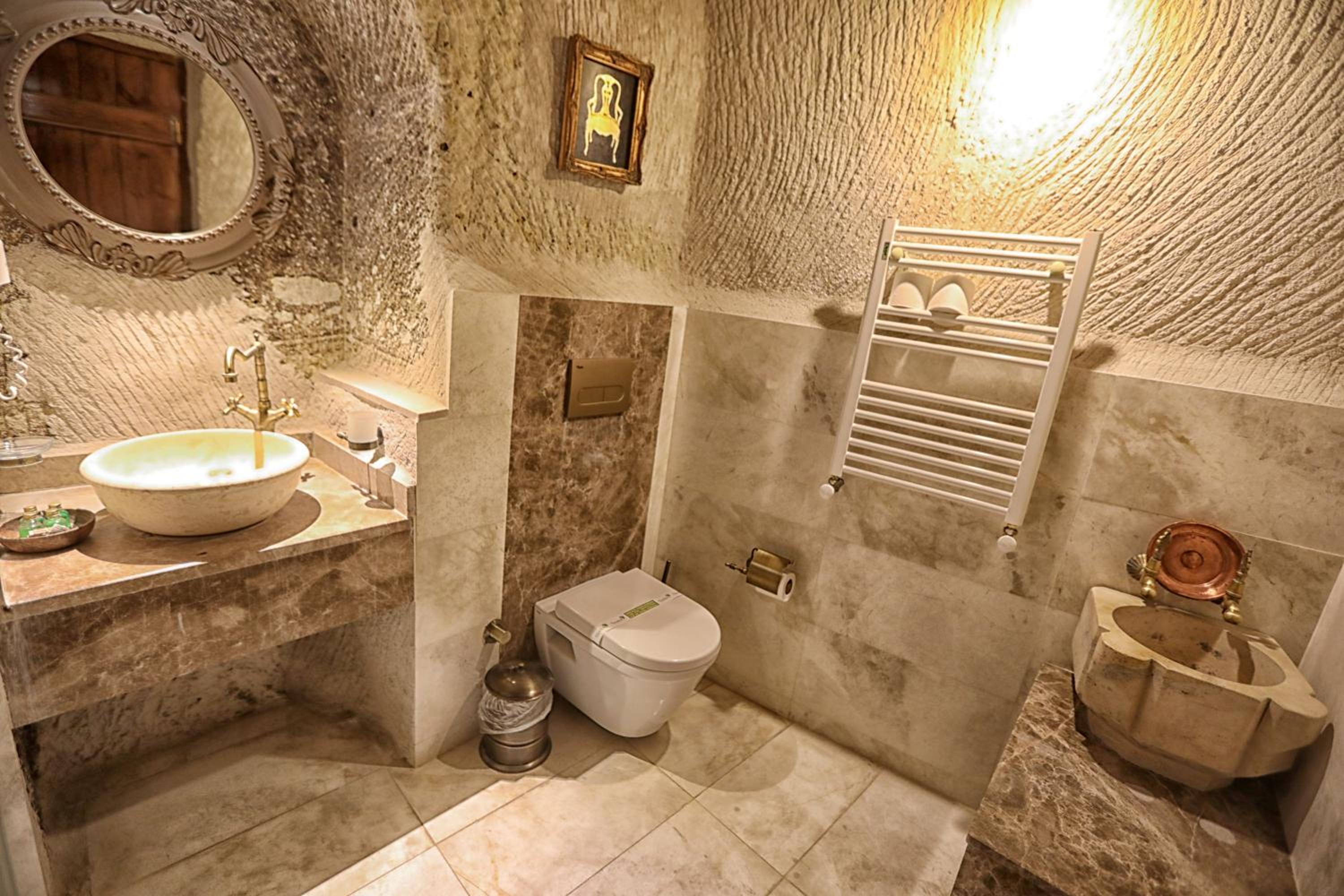 Traveller's Cave Hotel - Image 80