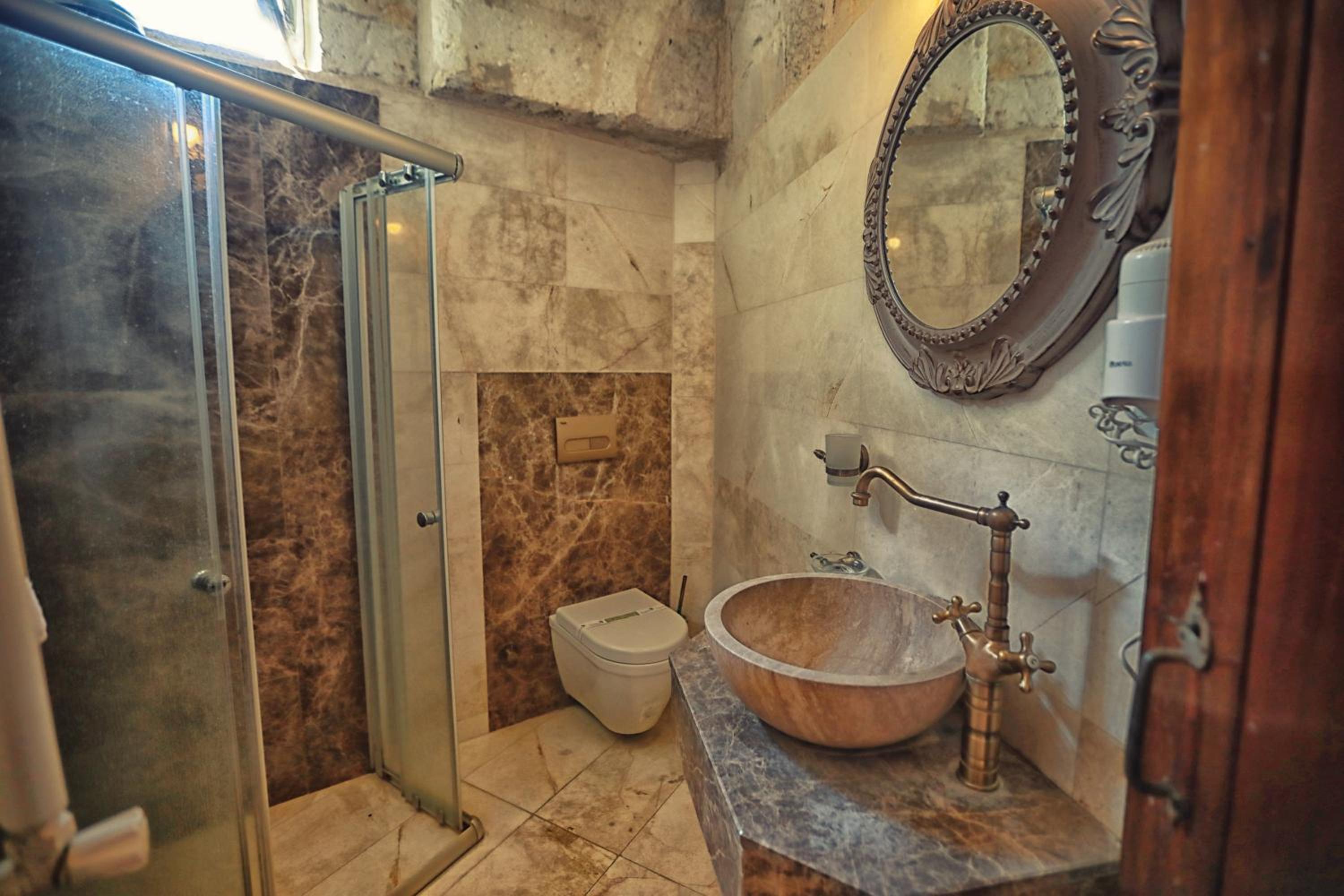 Traveller's Cave Hotel - Image 126