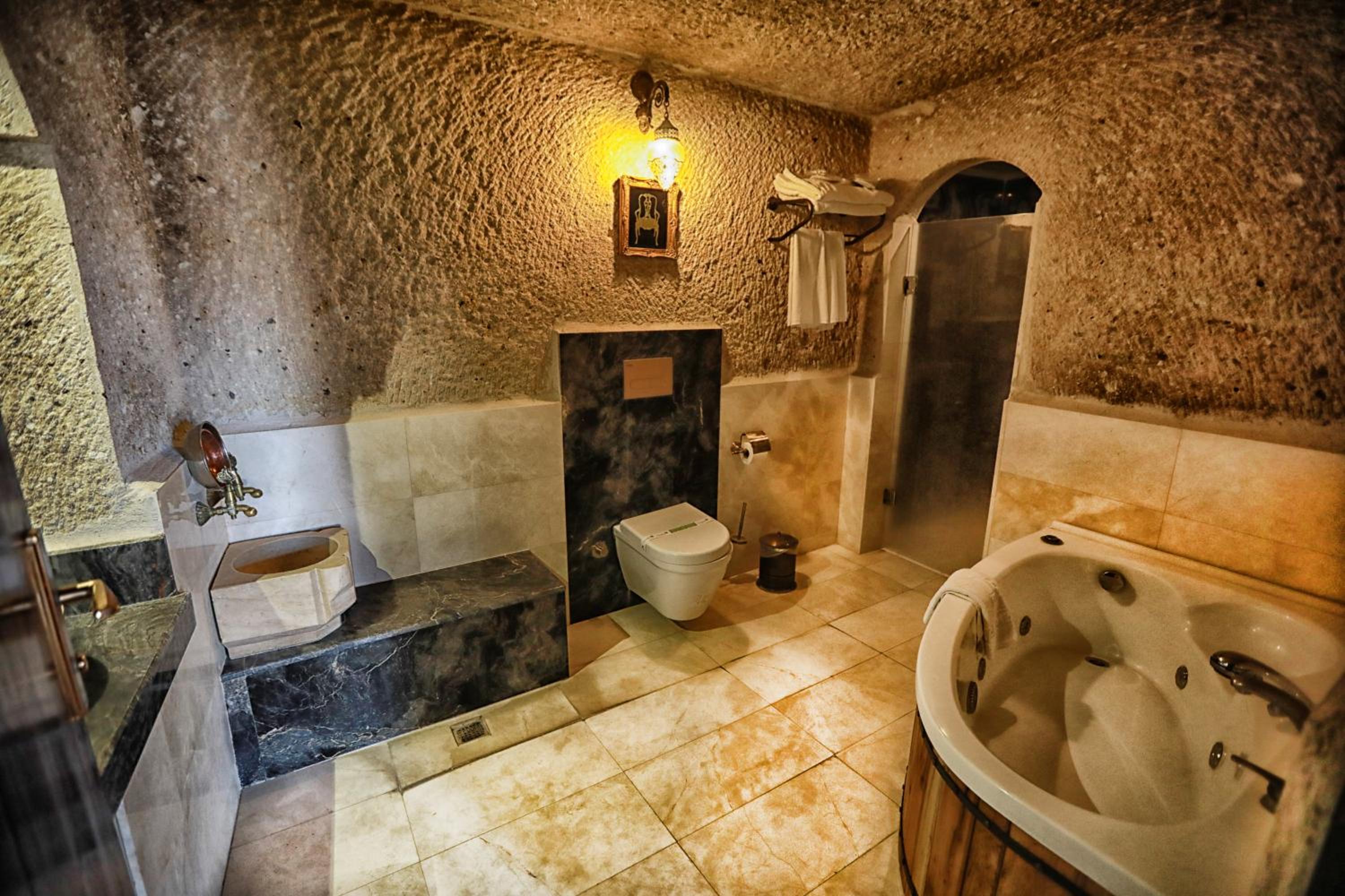 Traveller's Cave Hotel - Image 70