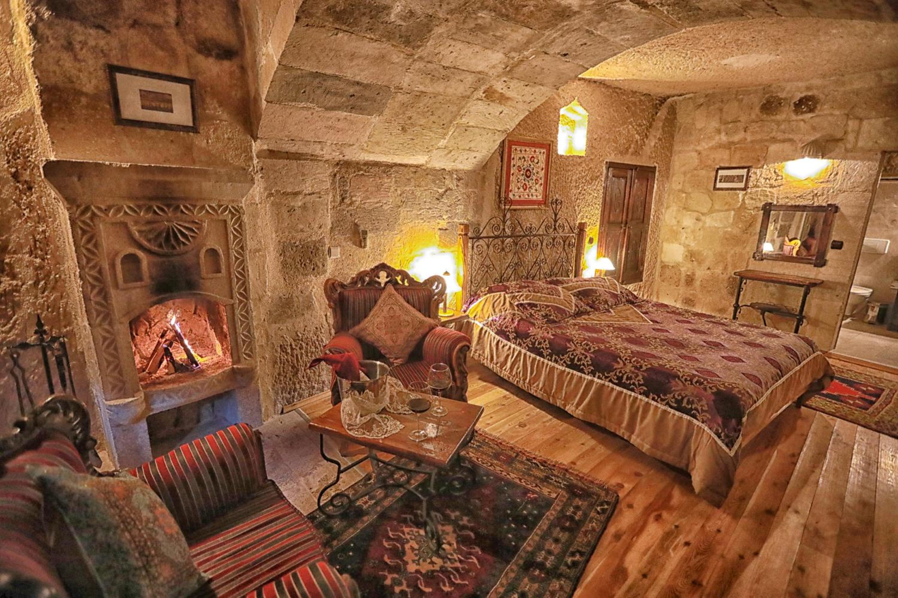 Traveller's Cave Hotel - Image 76