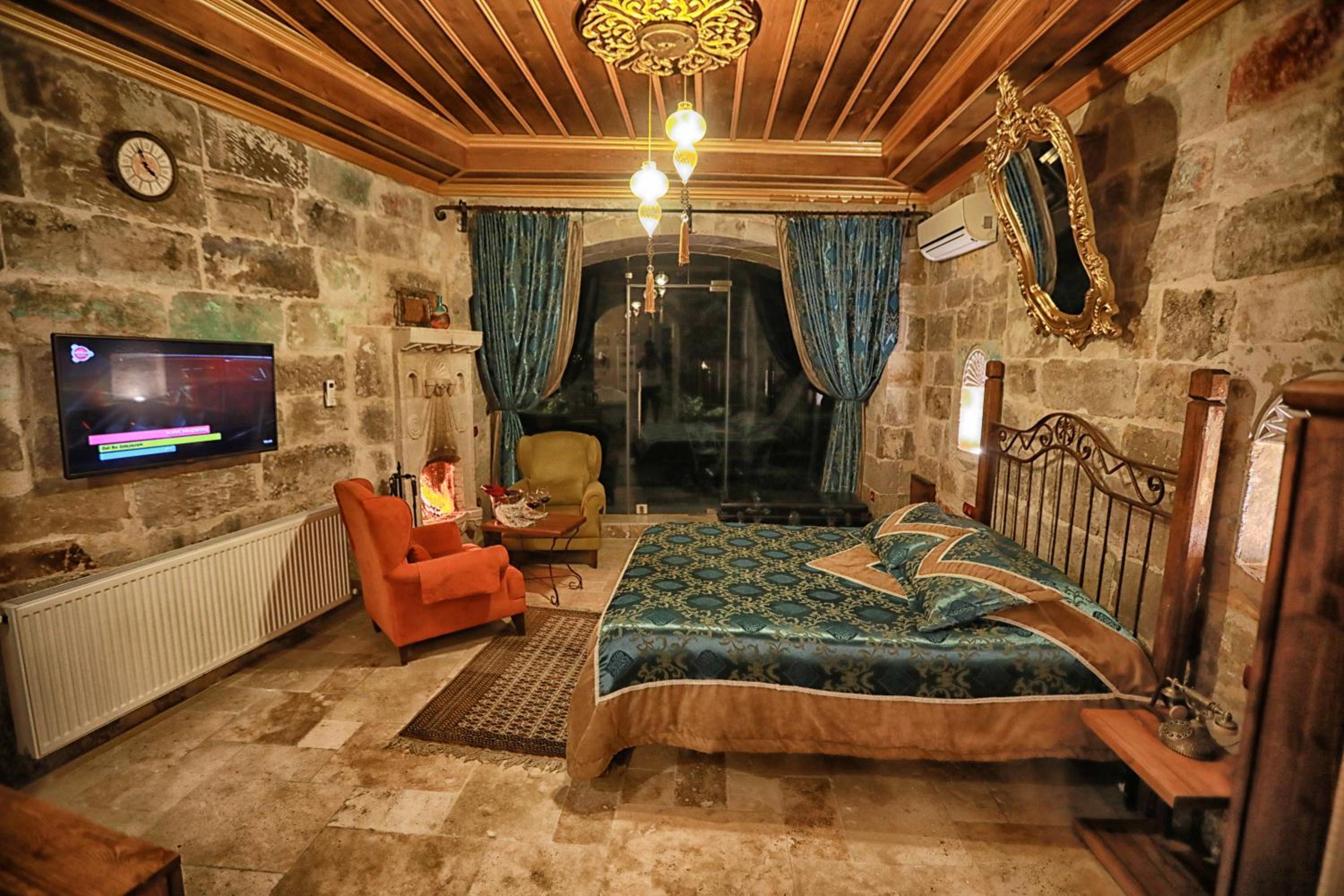 Traveller's Cave Hotel - Image 74