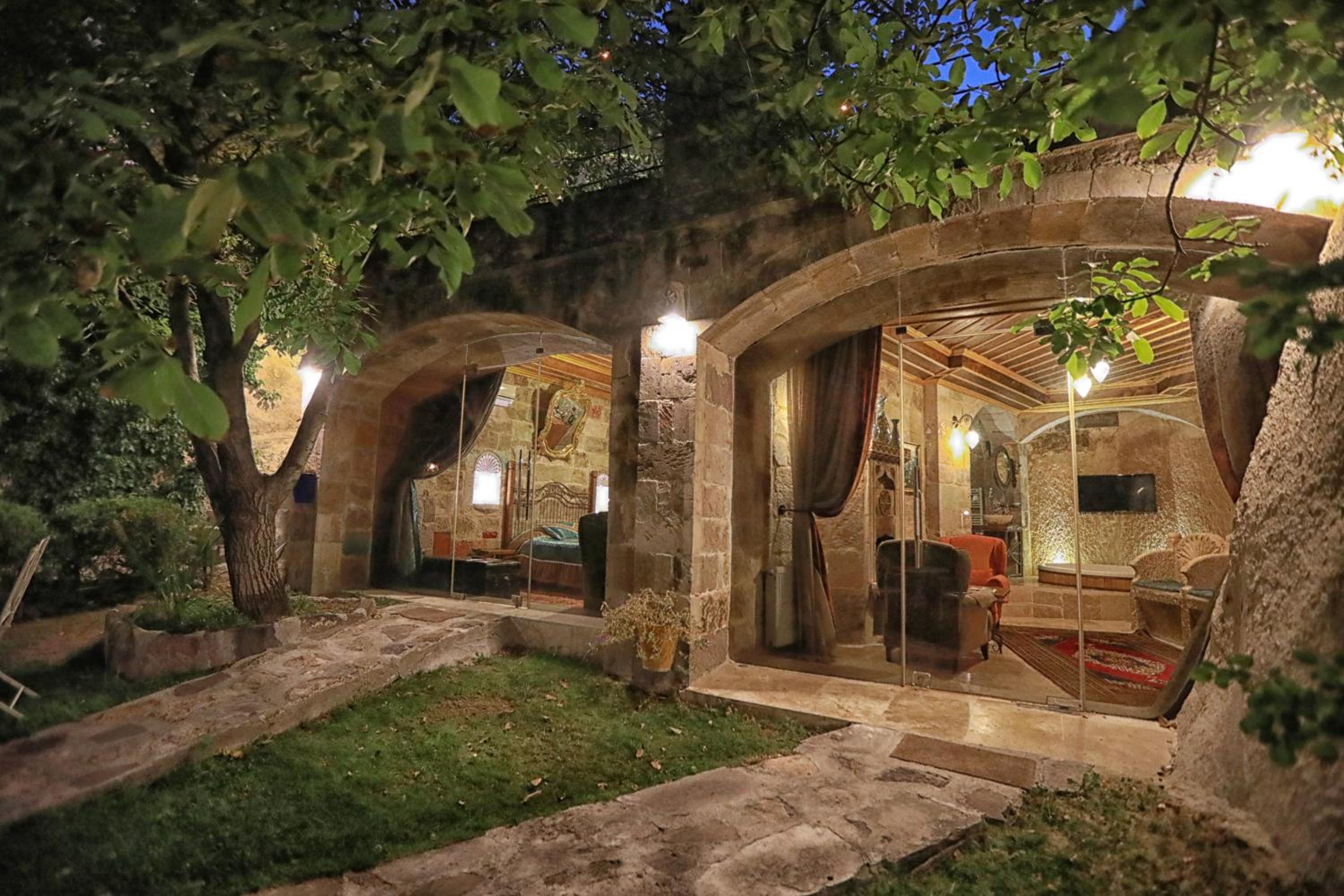 Traveller's Cave Hotel - Image 75