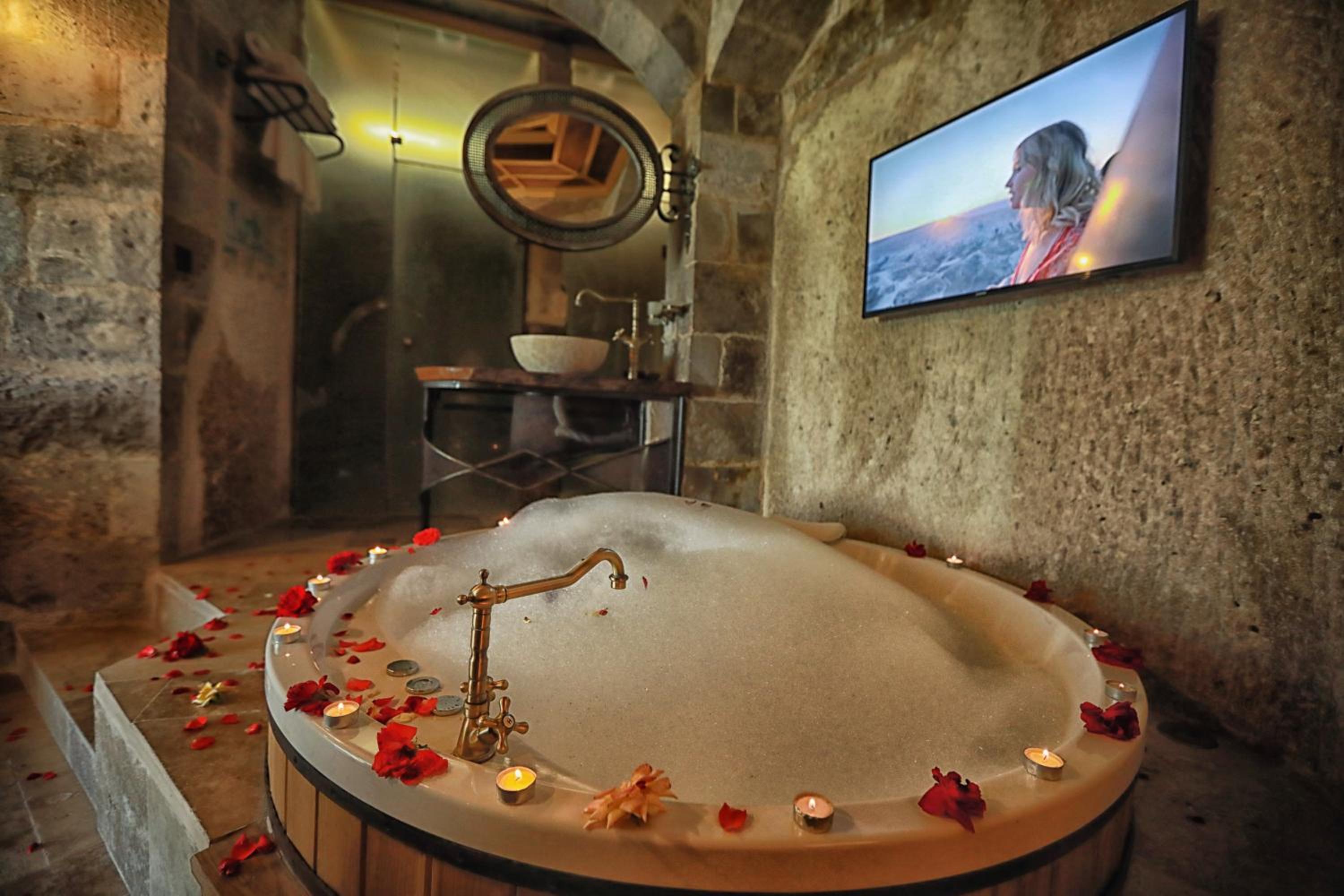 Traveller's Cave Hotel - Image 72