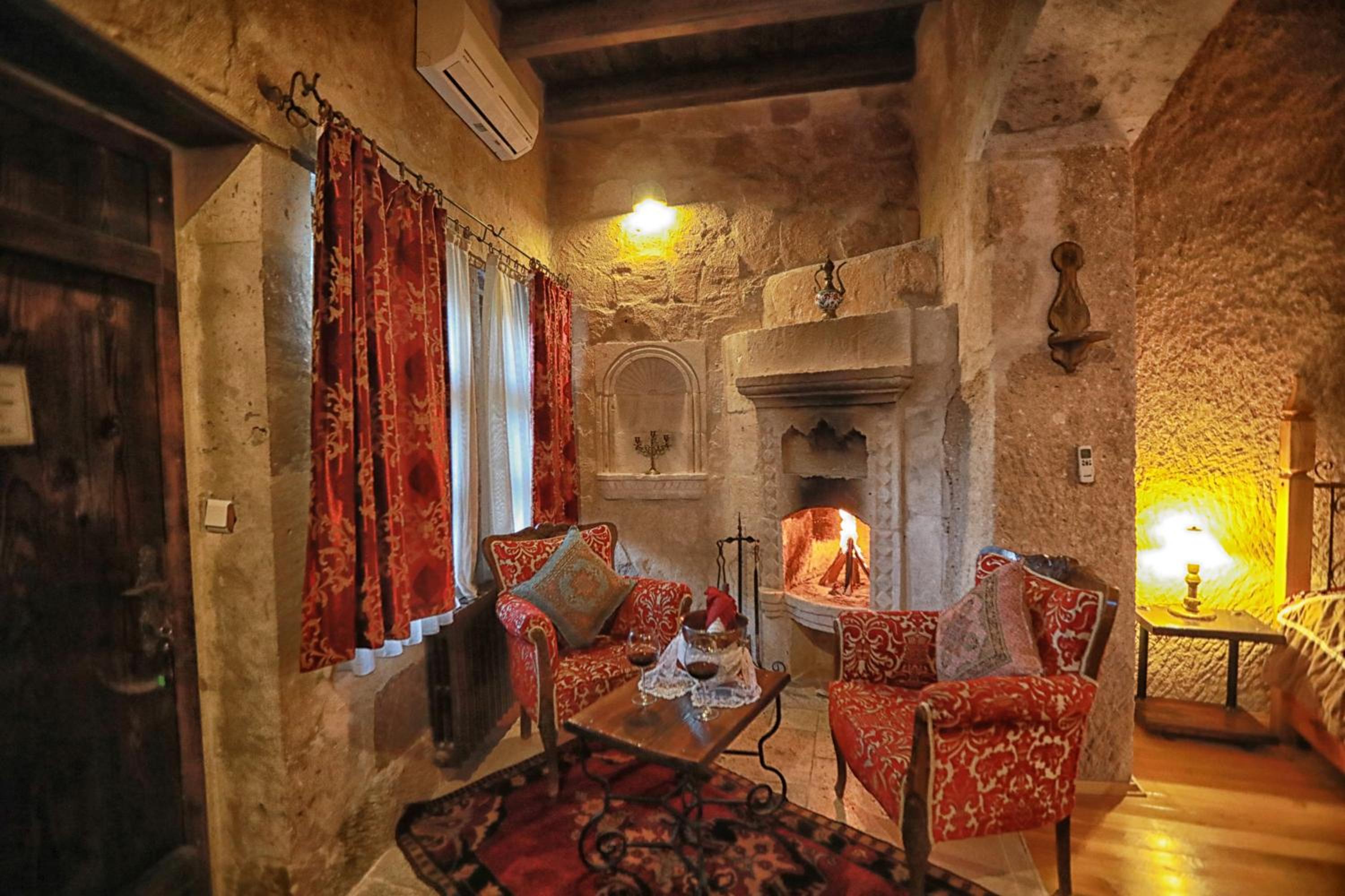 Traveller's Cave Hotel - Image 113