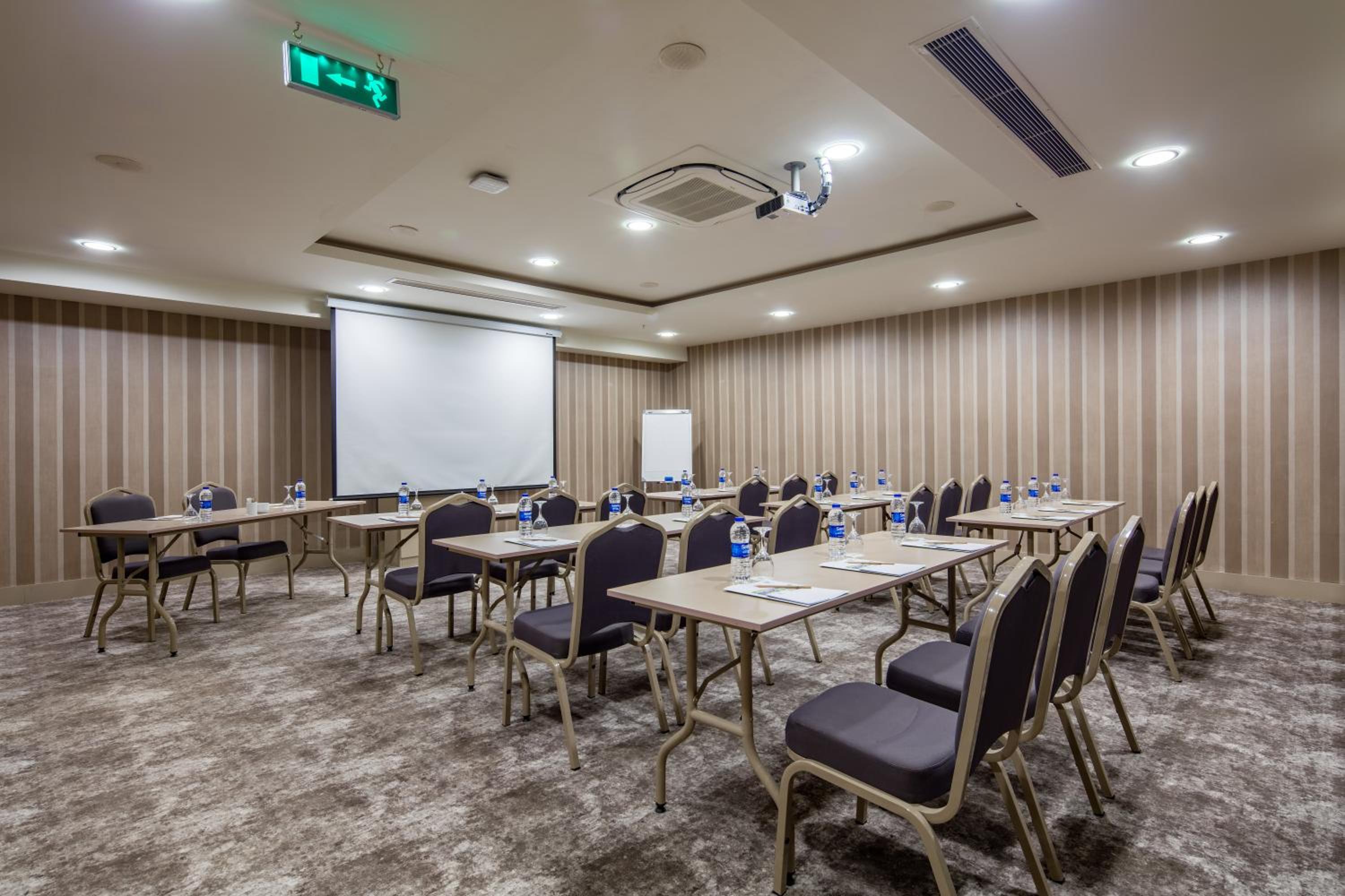 Holiday Inn Antalya - Lara, an IHG Hotel - Image 35