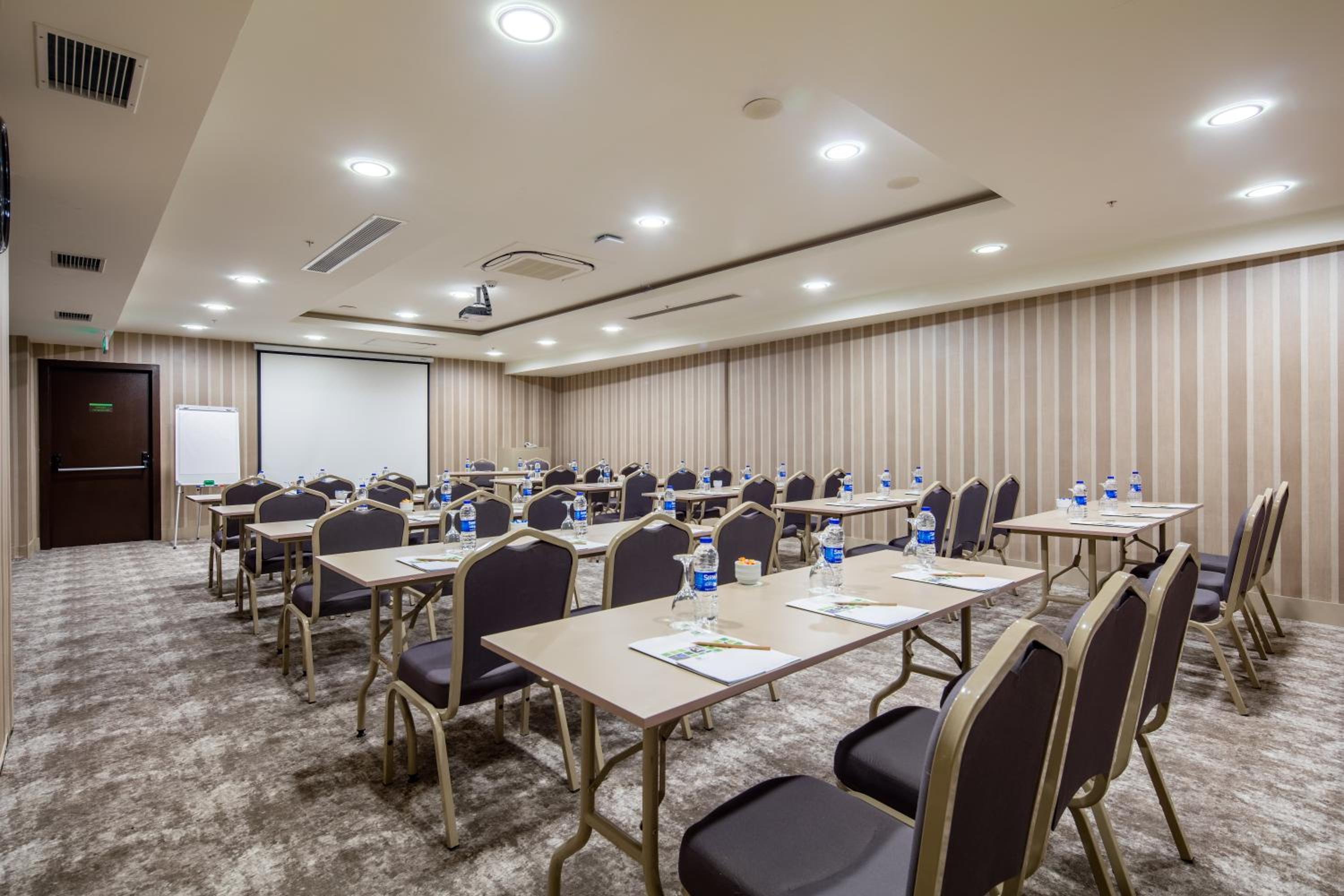 Holiday Inn Antalya - Lara, an IHG Hotel - Image 33
