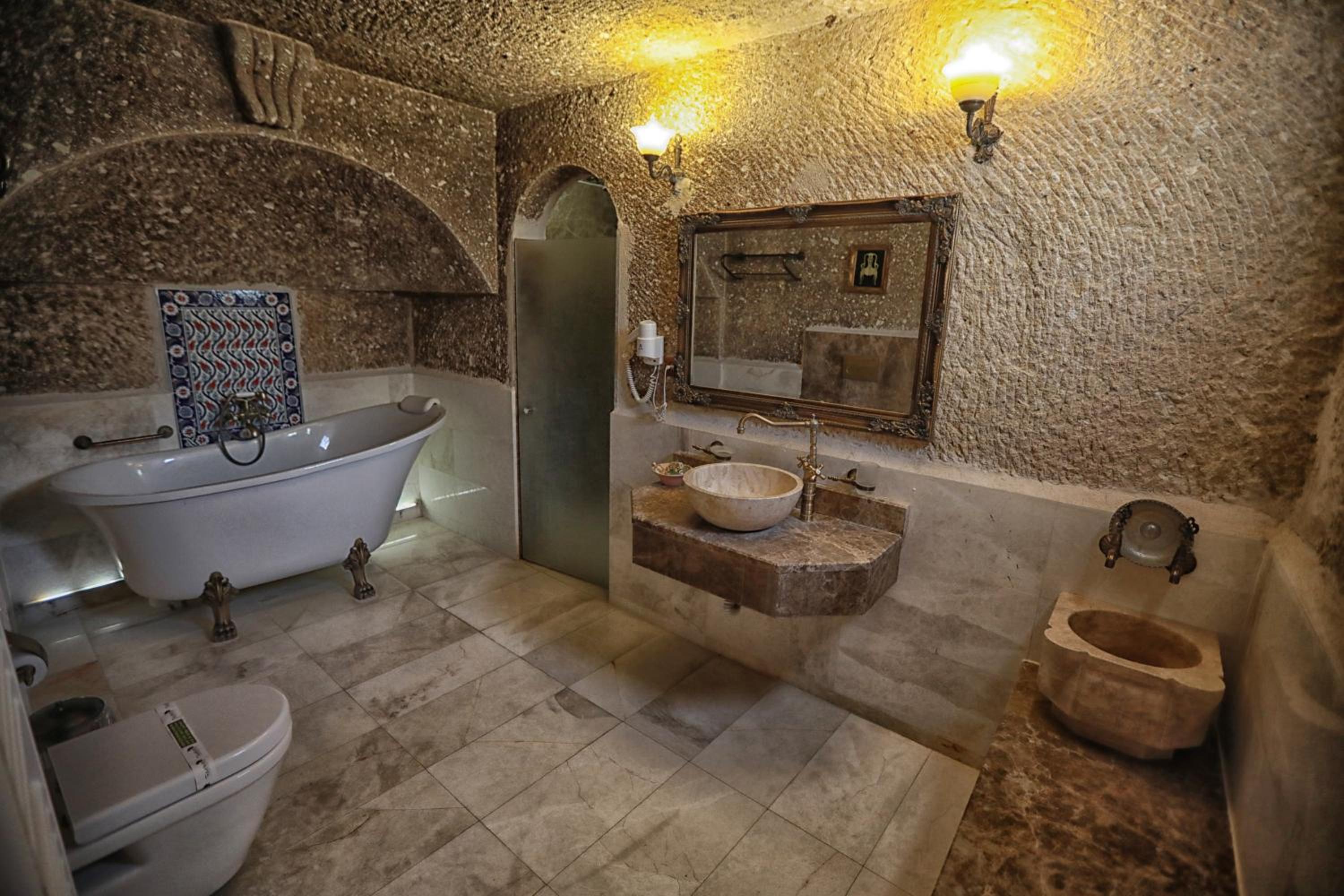 Traveller's Cave Hotel - Image 107