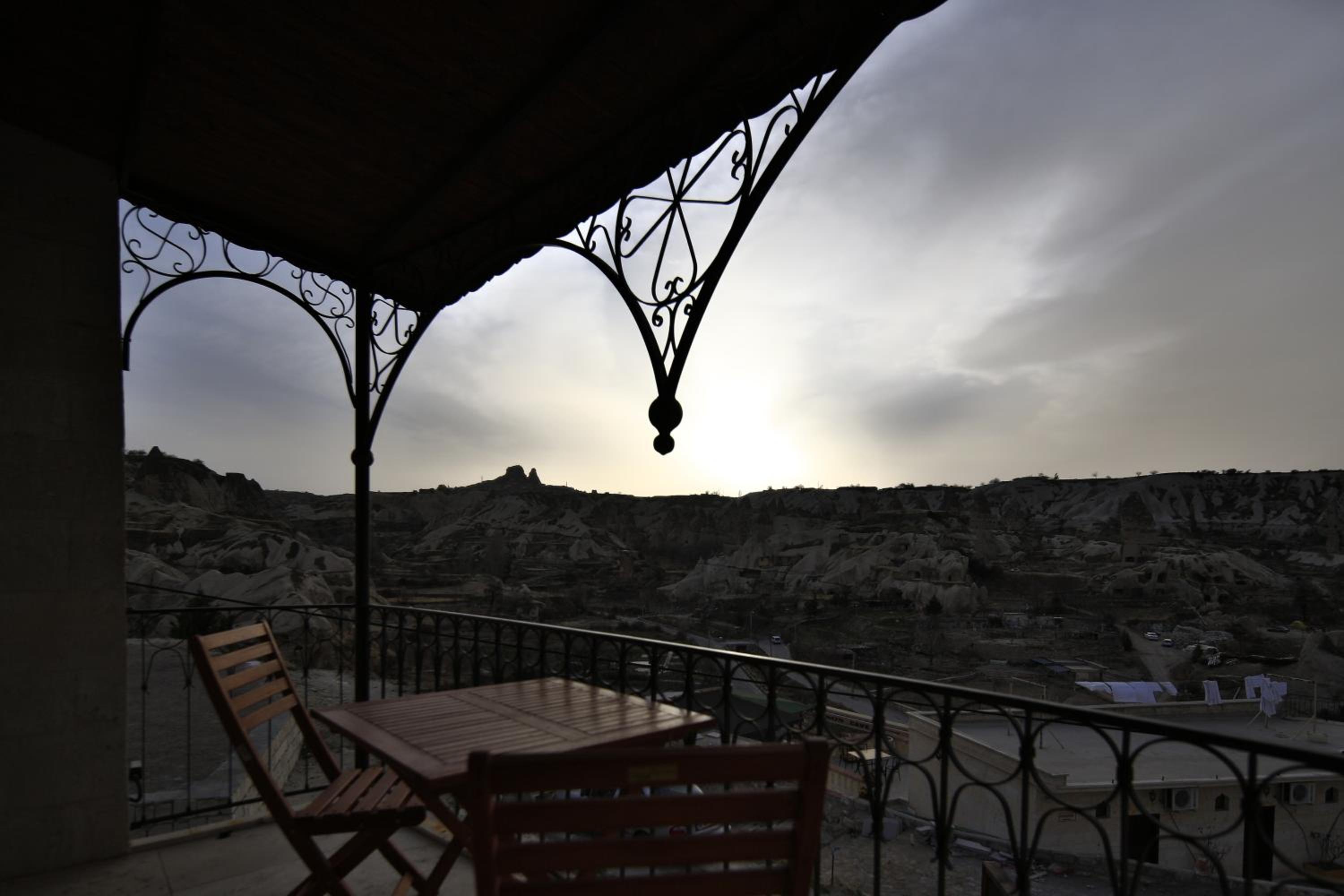 Harman Cave Hotel - Image 123