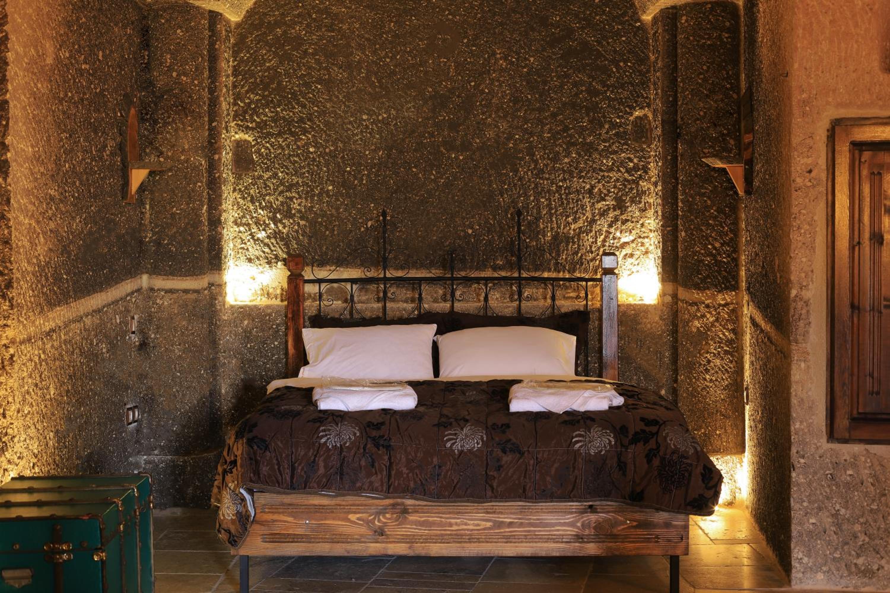 Antique Terrace Cave Suites - Image 66