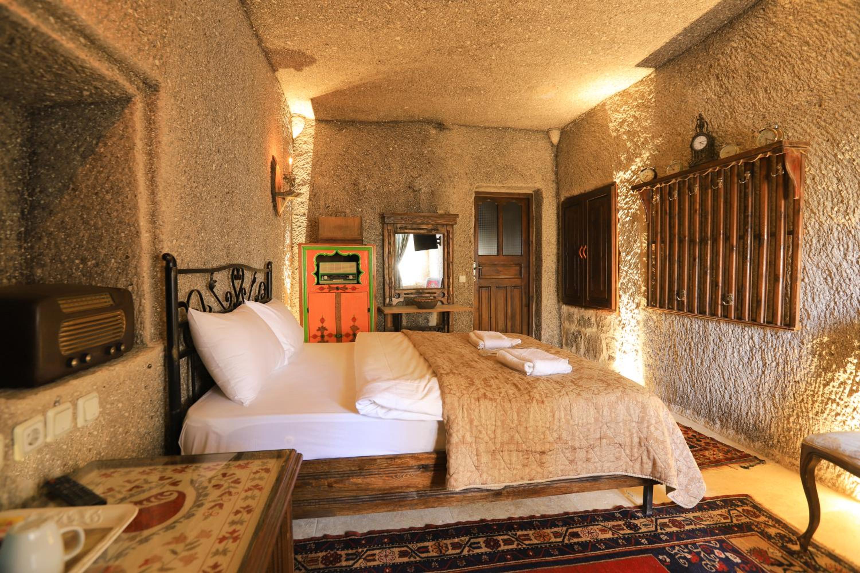 Antique Terrace Cave Suites - Image 18