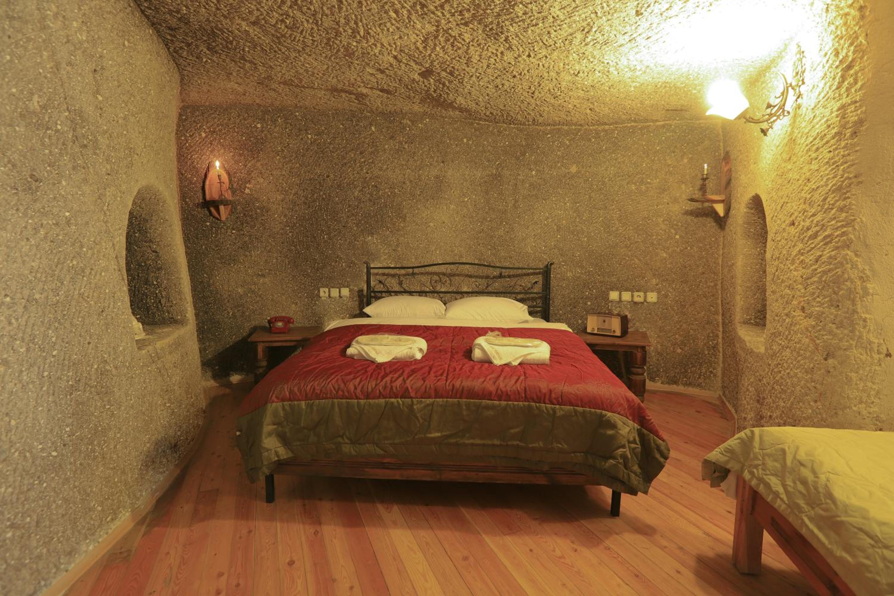 Antique Terrace Cave Suites - Image 19