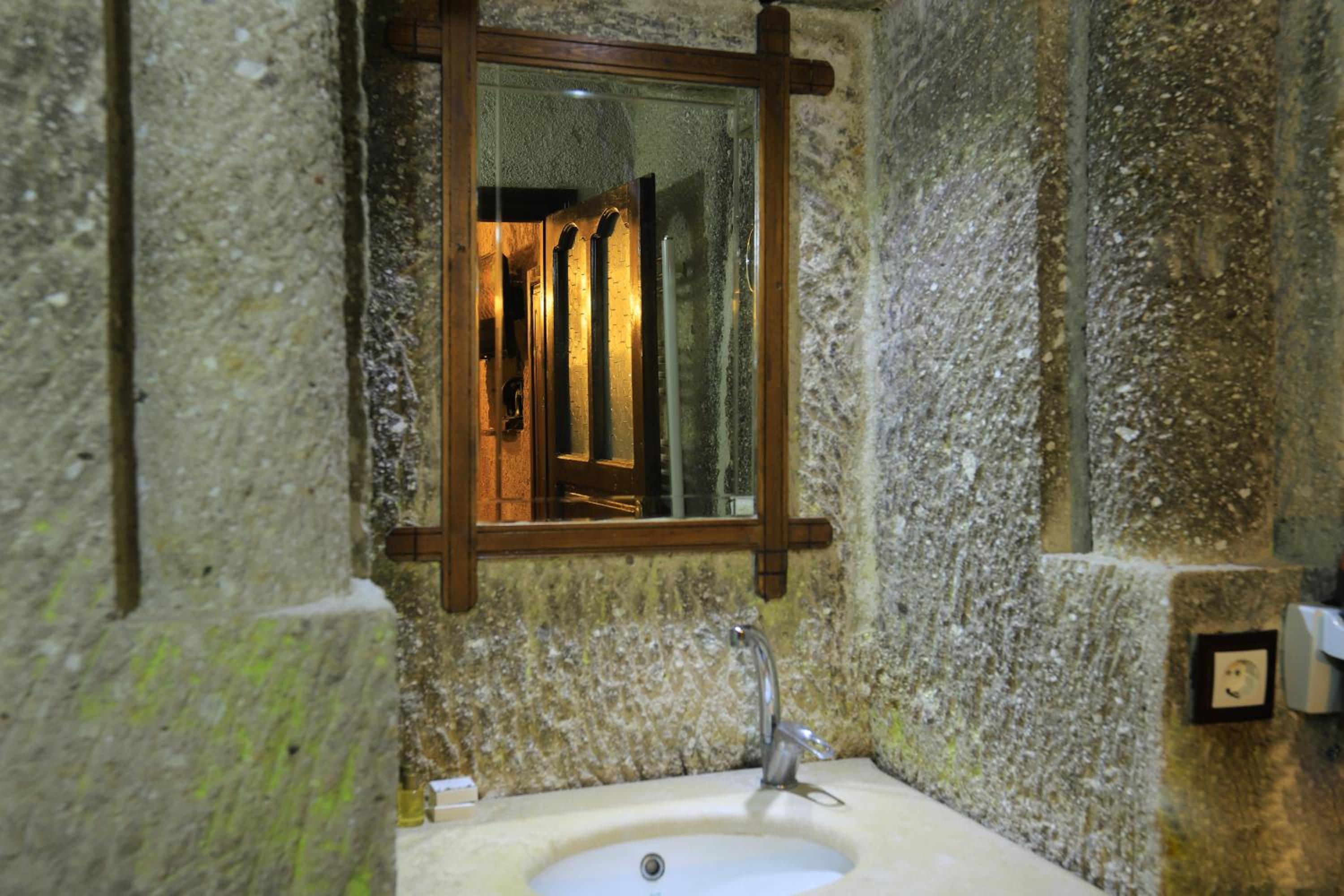 Antique Terrace Cave Suites - Image 39