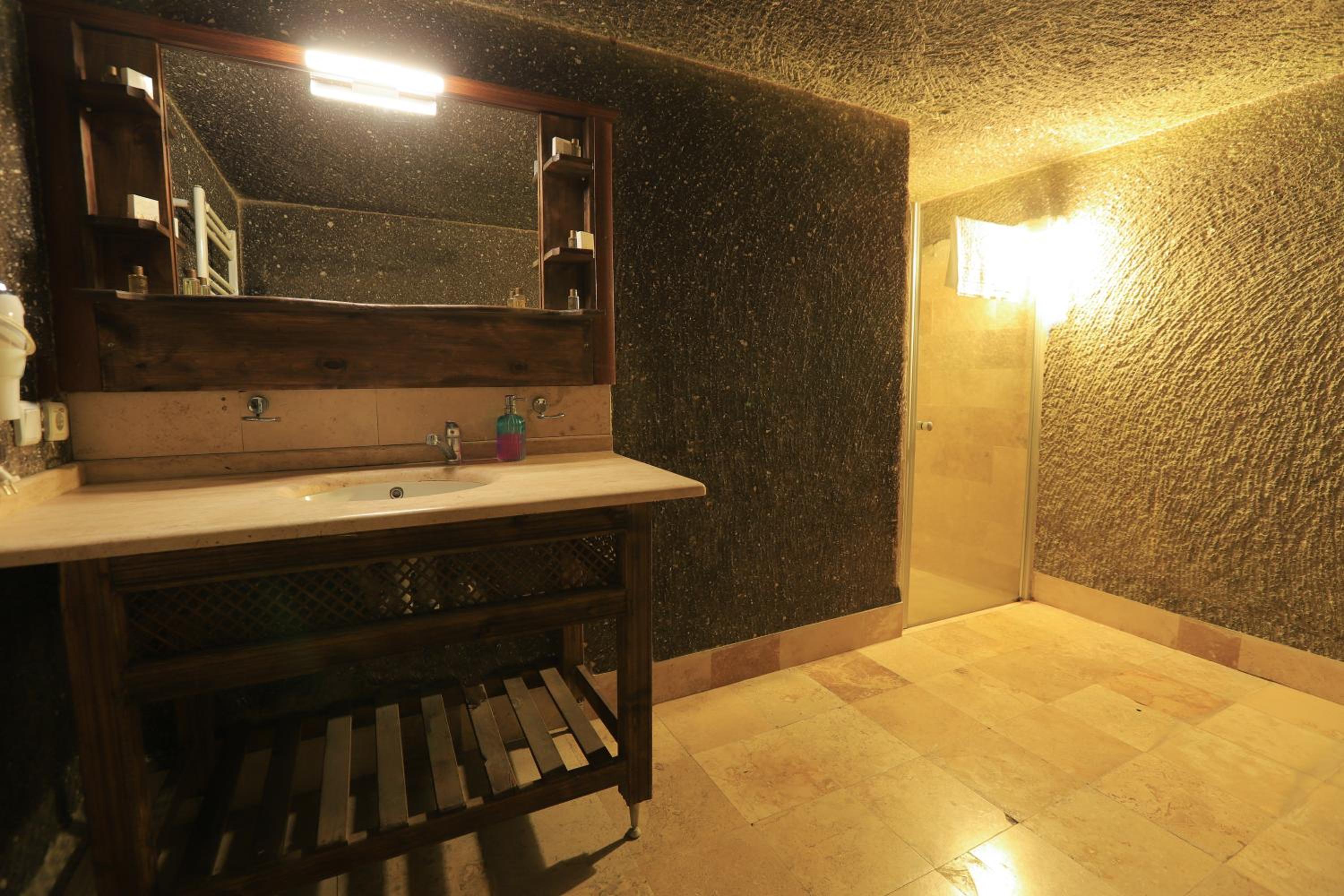 Antique Terrace Cave Suites - Image 34