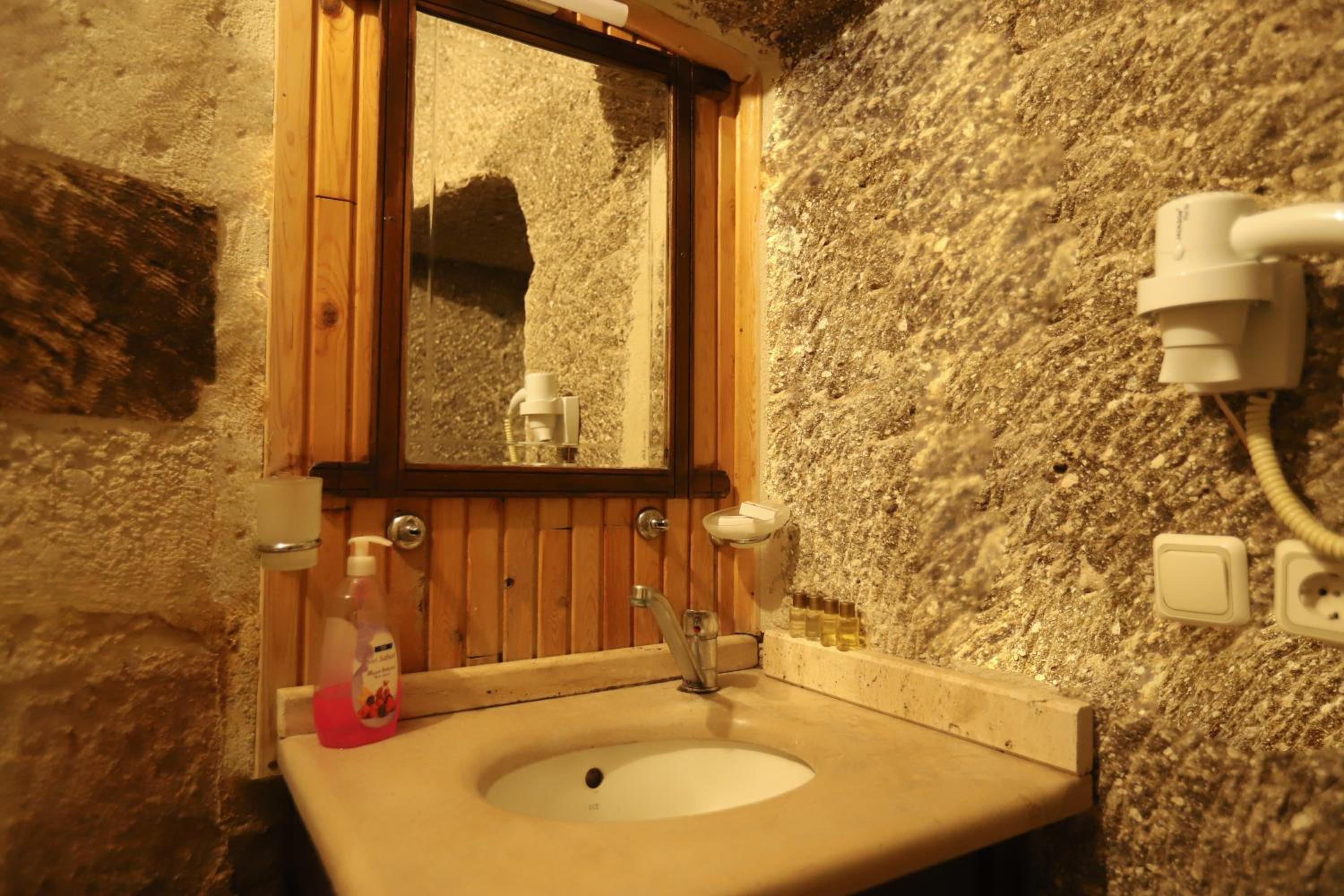 Antique Terrace Cave Suites - Image 32