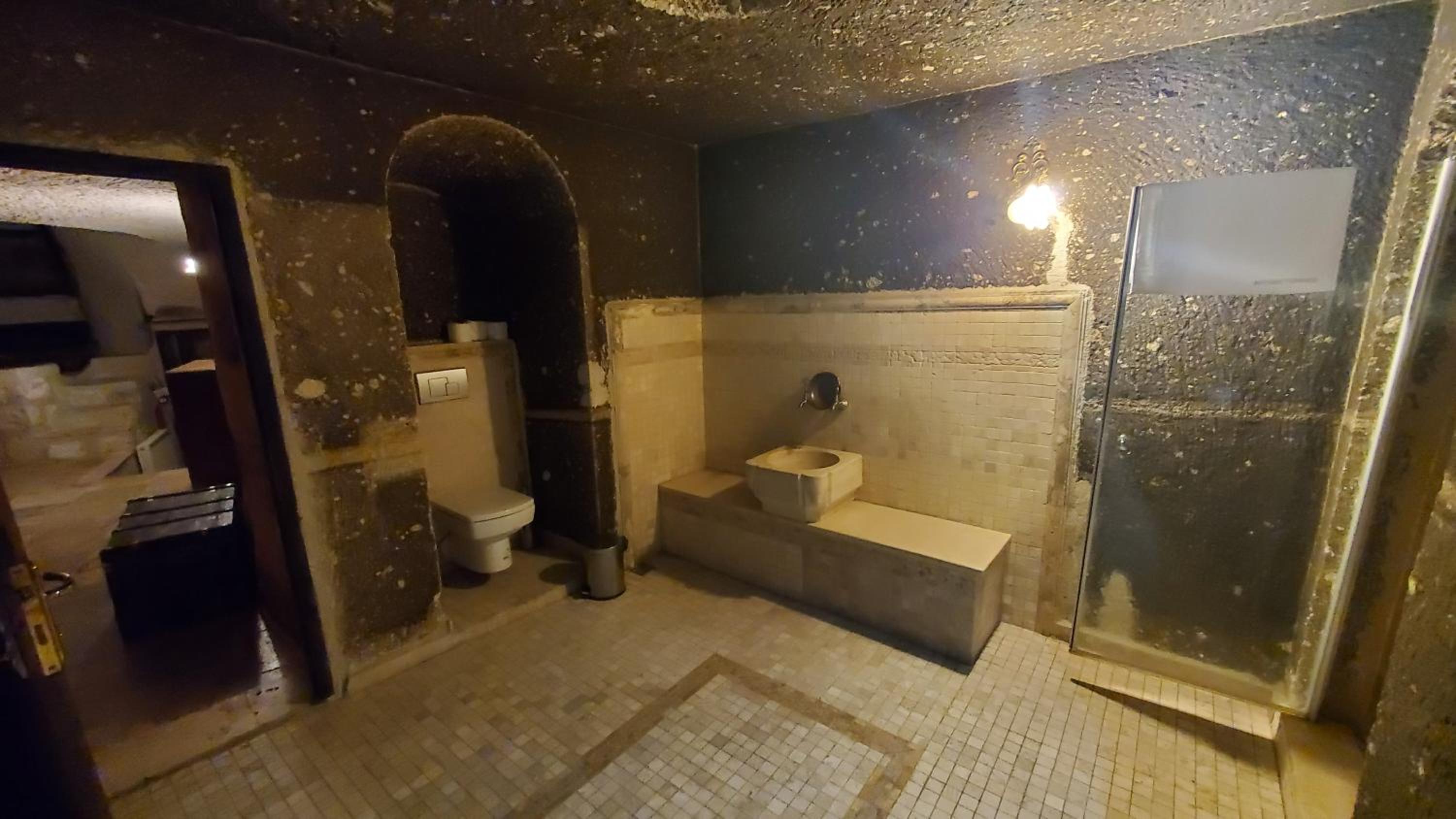 Antique Terrace Cave Suites - Image 30