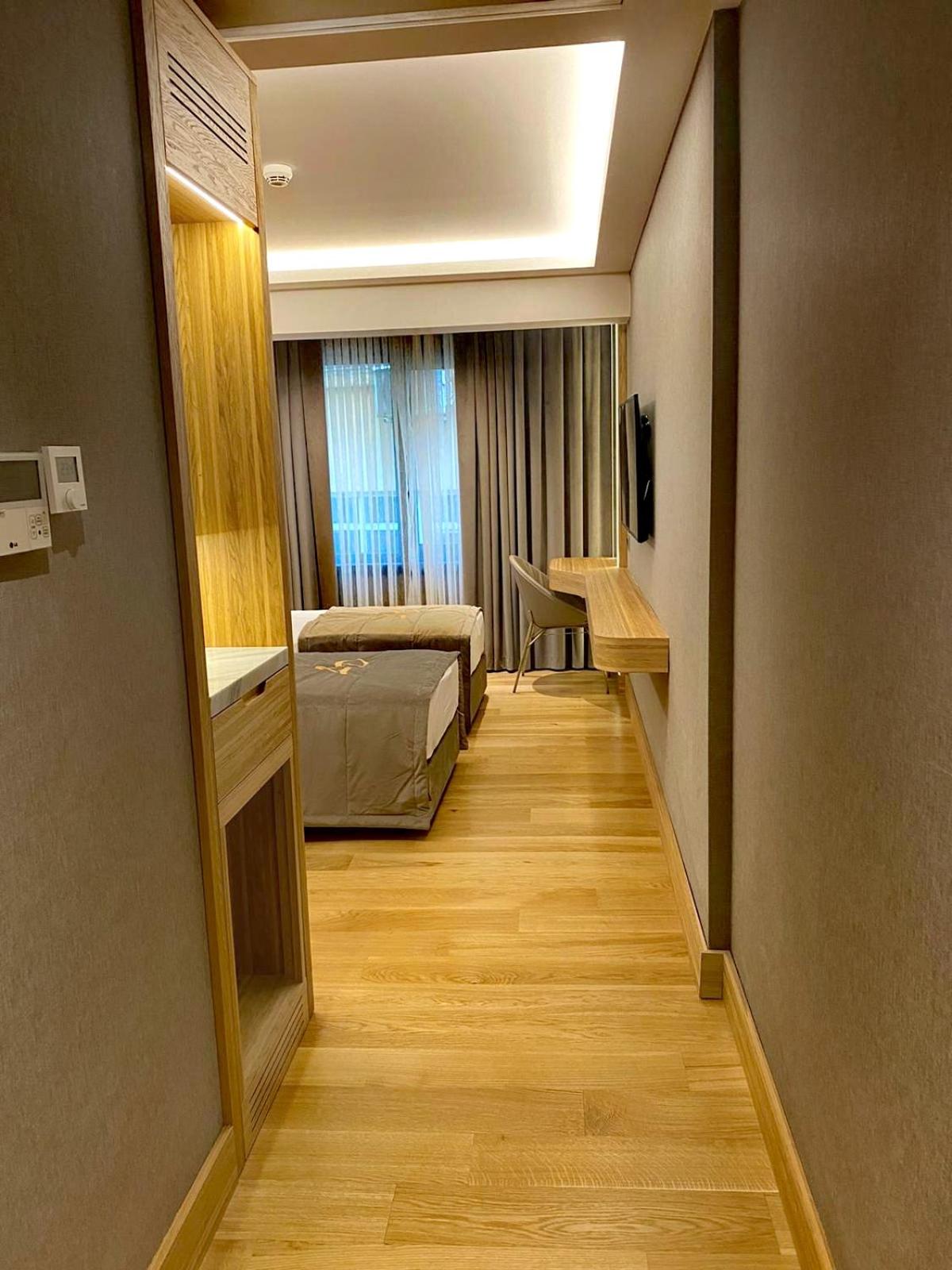 Lady Diana Hotel - Image 32