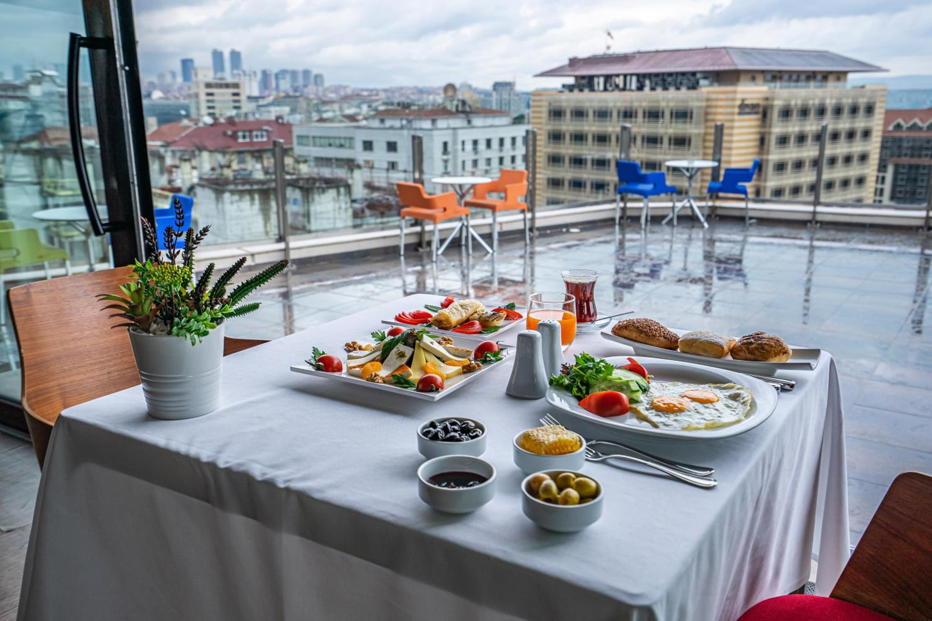 Point Hotel Taksim - Image 126
