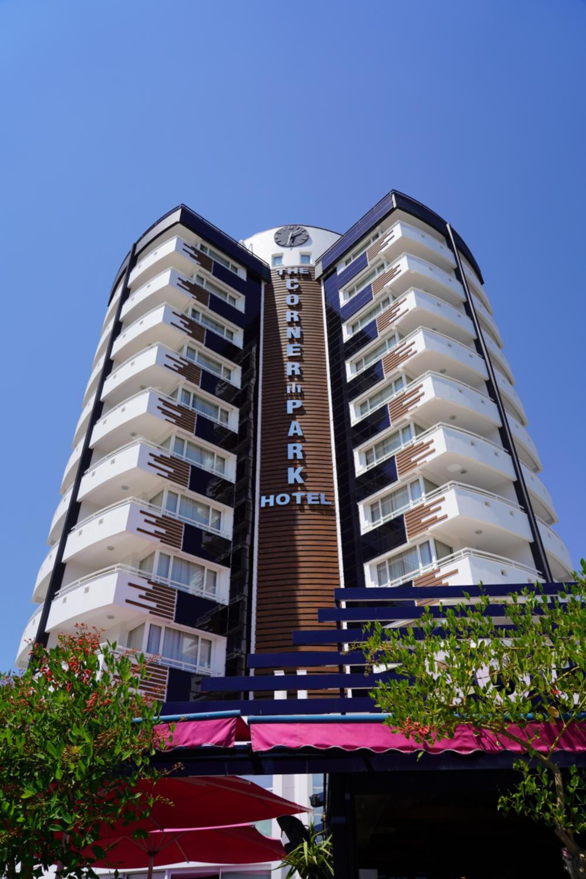 The Corner Park Hotel - Image 38