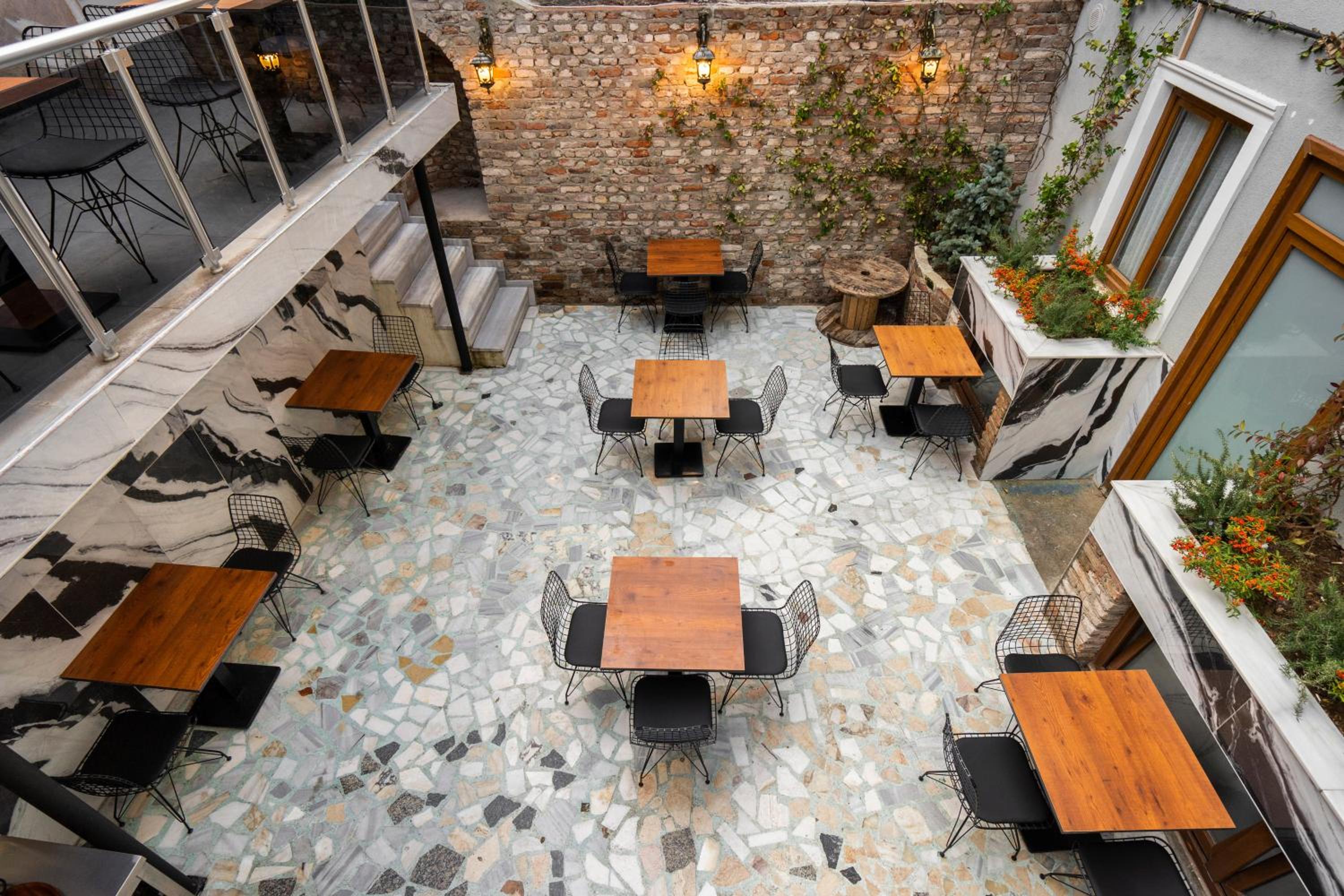 Castillo Rojo Otel İstanbul - Image 51