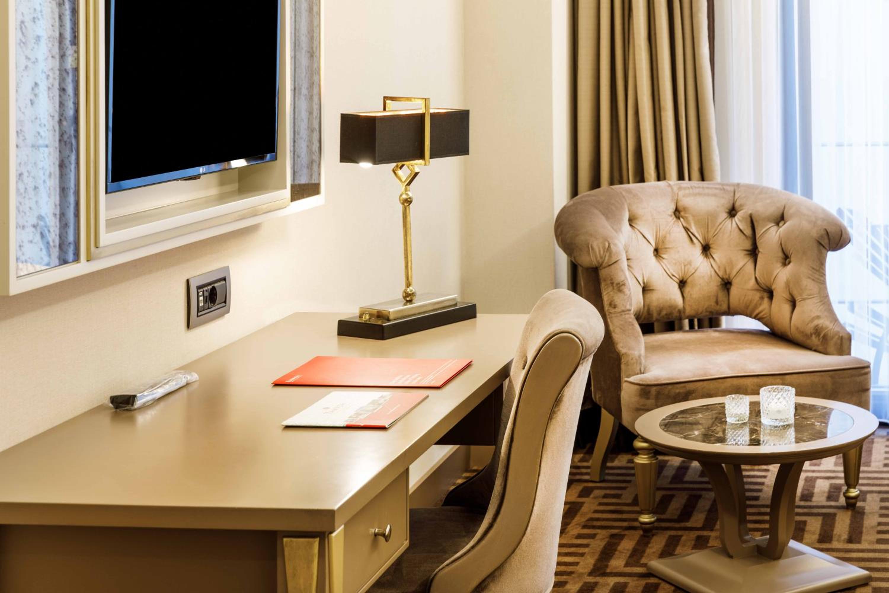 Ramada by Wyndham İstanbul Golden Horn - Image 23