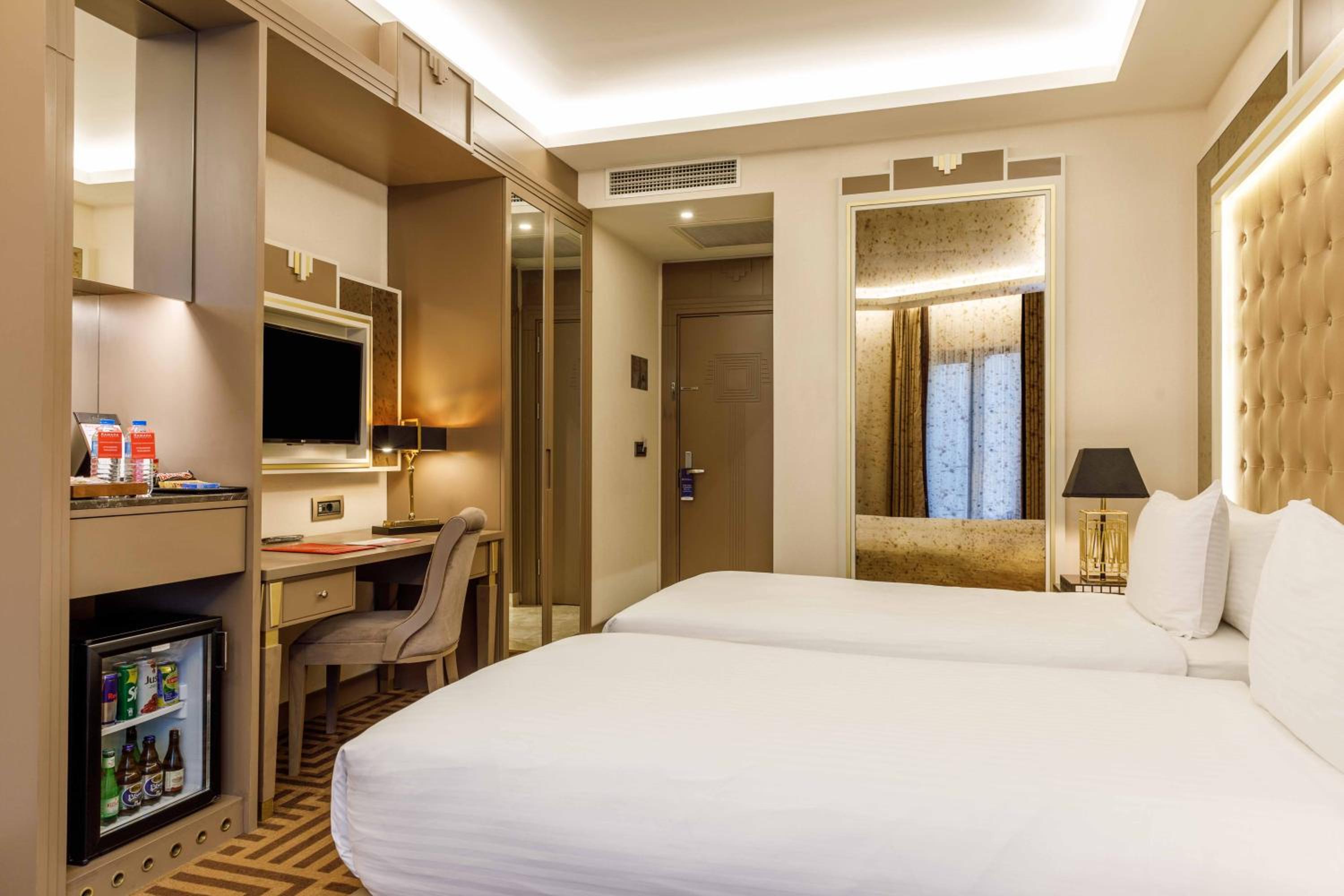 Ramada by Wyndham İstanbul Golden Horn - Image 32
