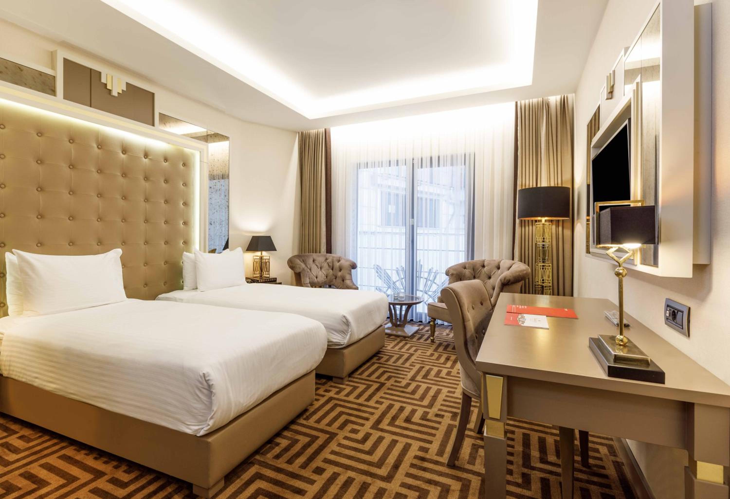 Ramada by Wyndham İstanbul Golden Horn - Image 31