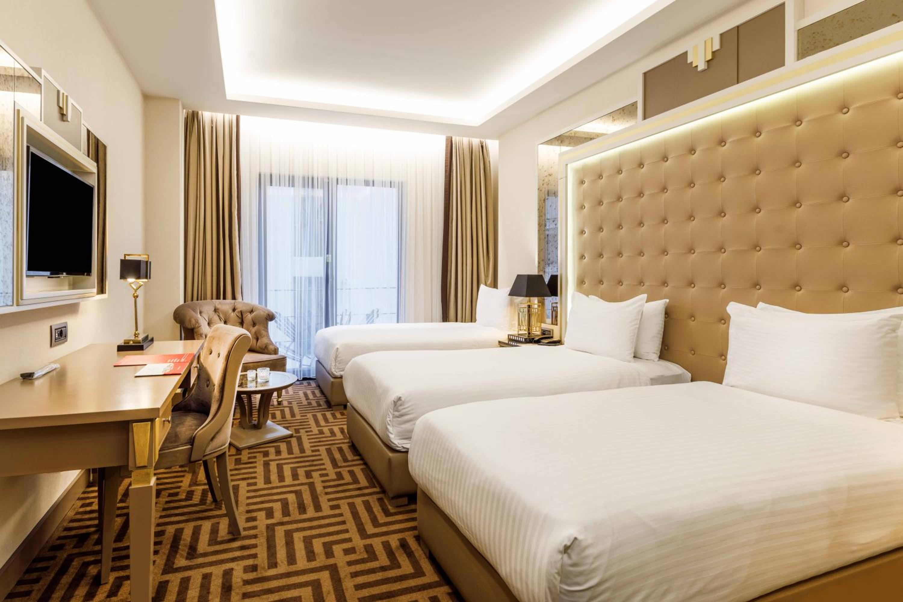 Ramada by Wyndham İstanbul Golden Horn - Image 20