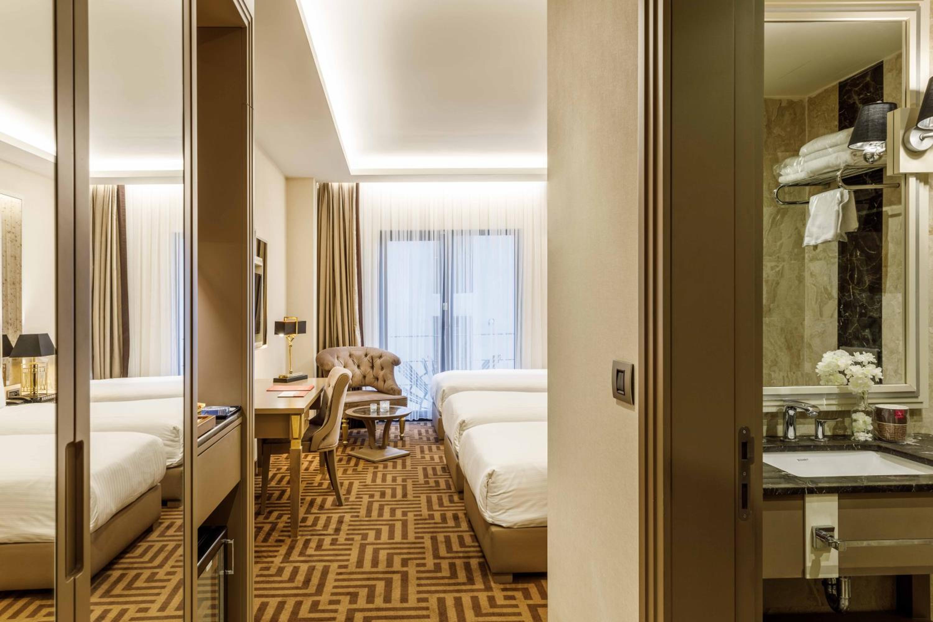 Ramada by Wyndham İstanbul Golden Horn - Image 34
