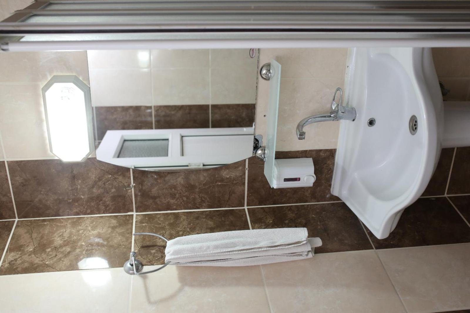 Özhan Hotel - Image 9