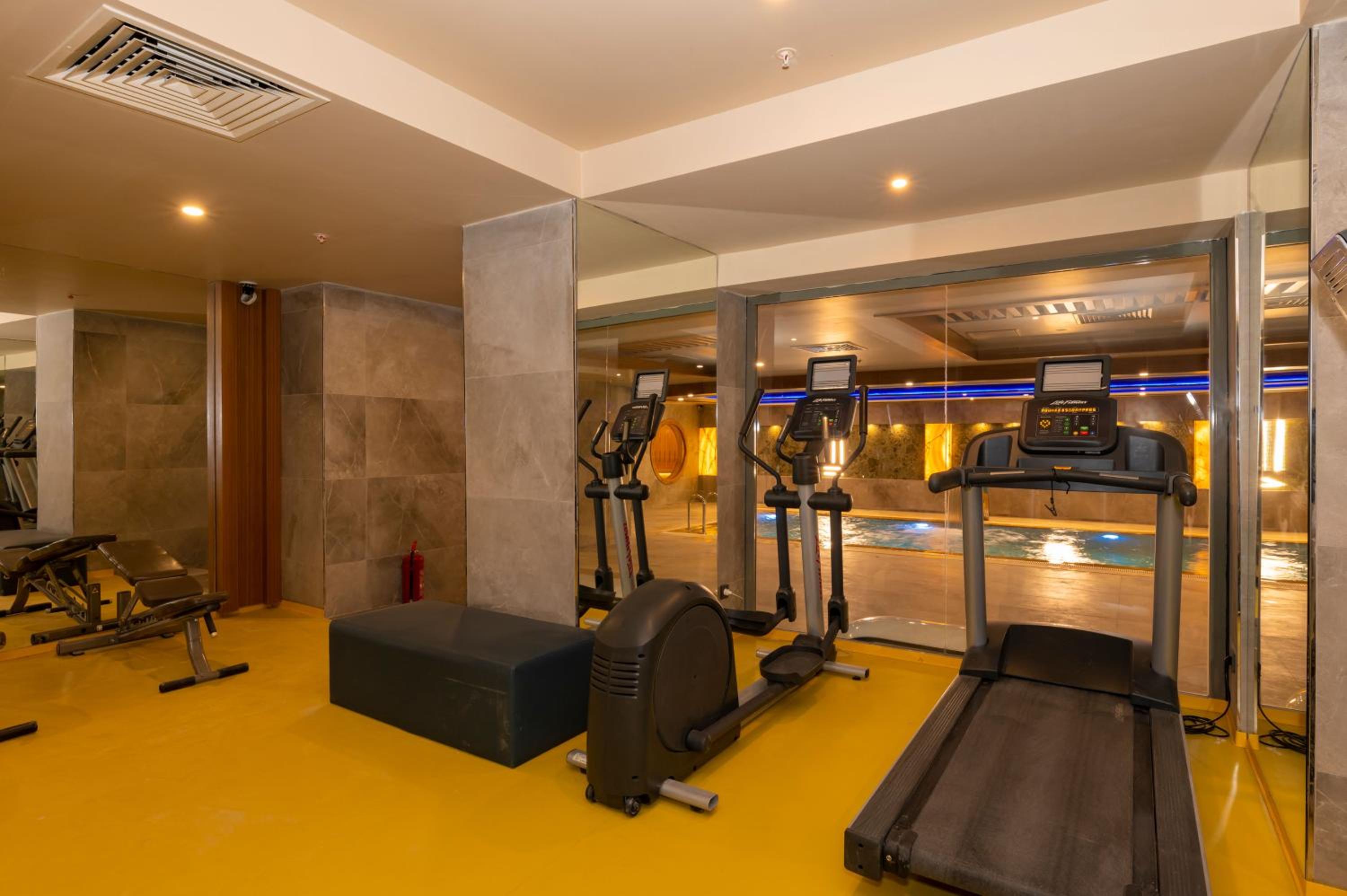 Ramada By Wyndham Istanbul Pera Taksim - Image 36