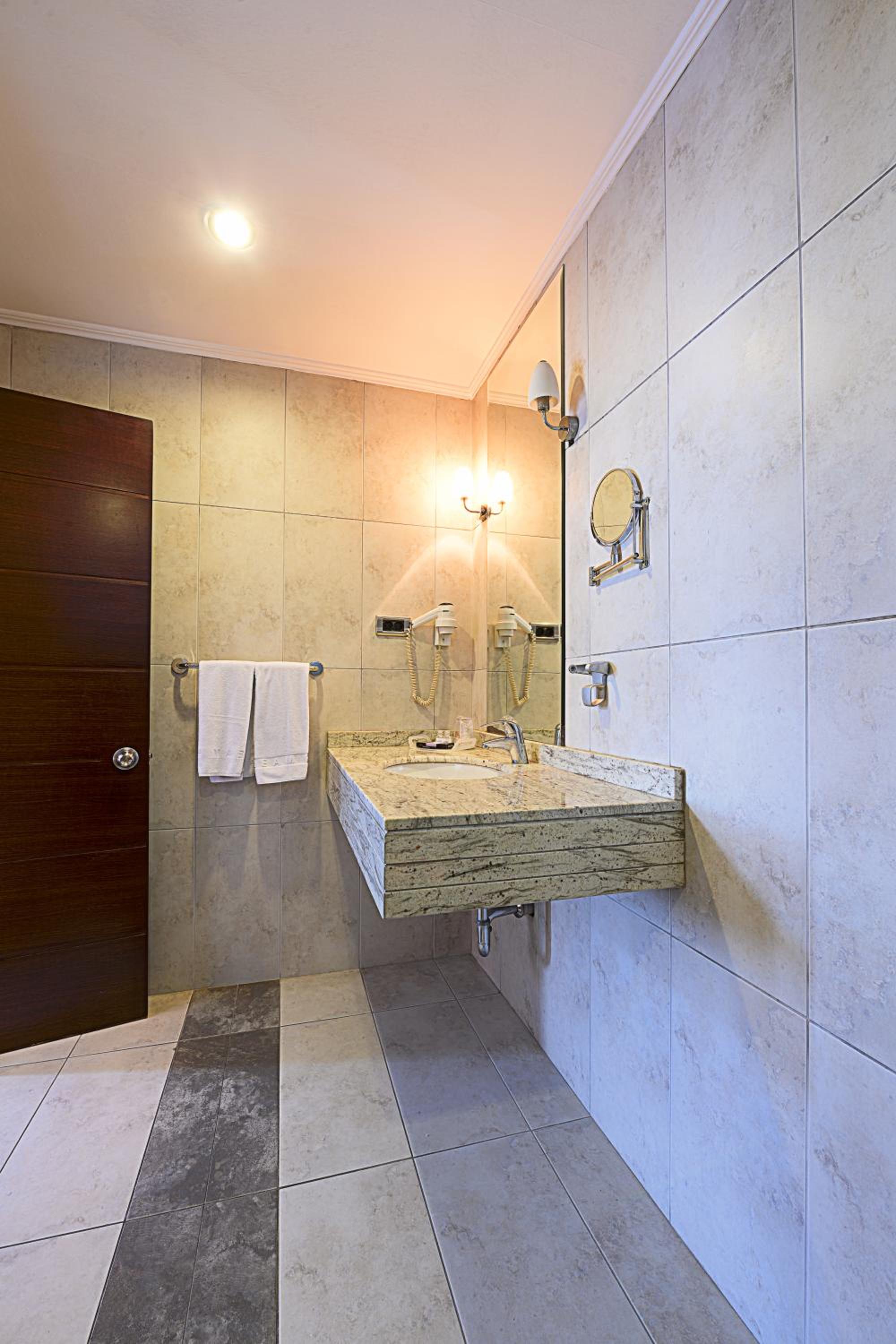 Dream Hill Business Deluxe Hotel Asia - Image 27