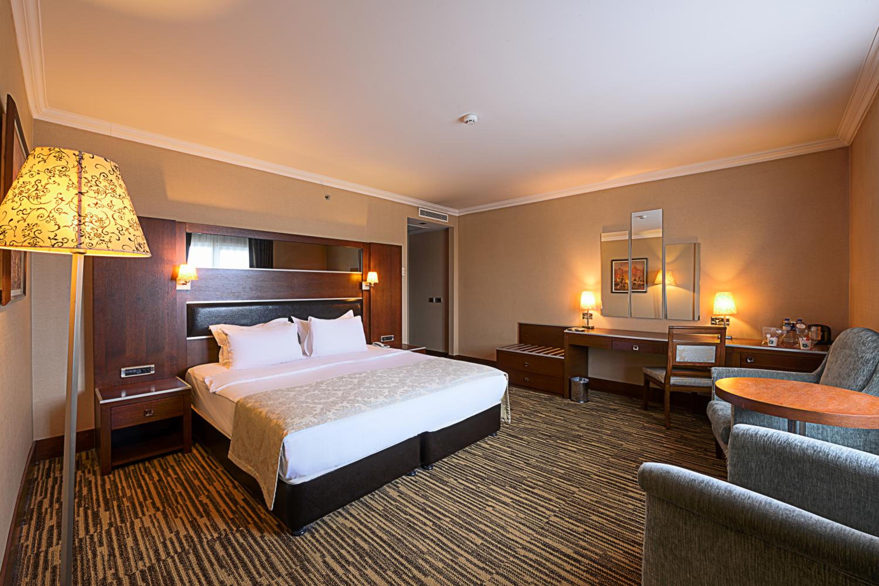 Dream Hill Business Deluxe Hotel Asia - Image 28