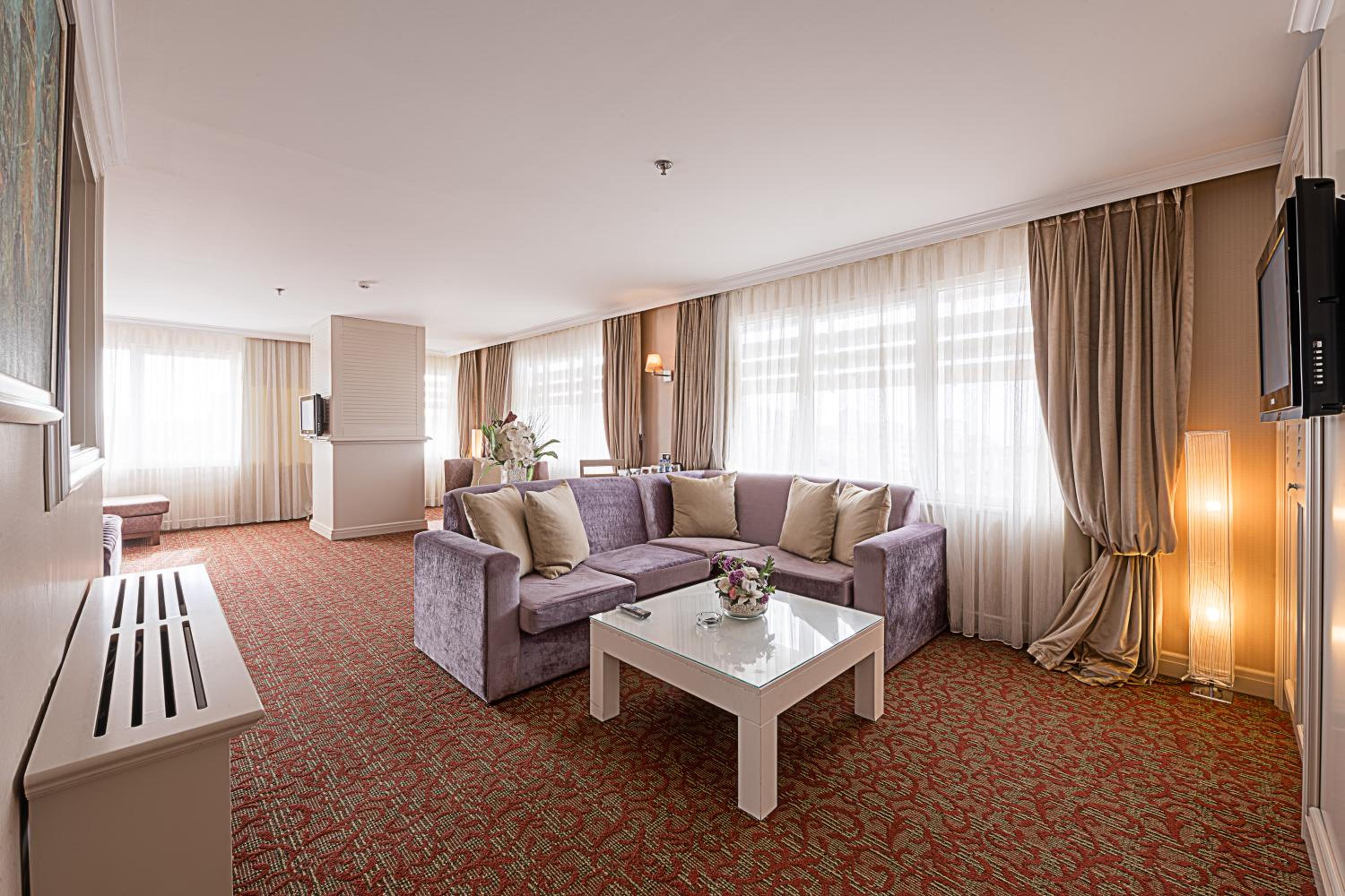 Dream Hill Business Deluxe Hotel Asia - Image 36