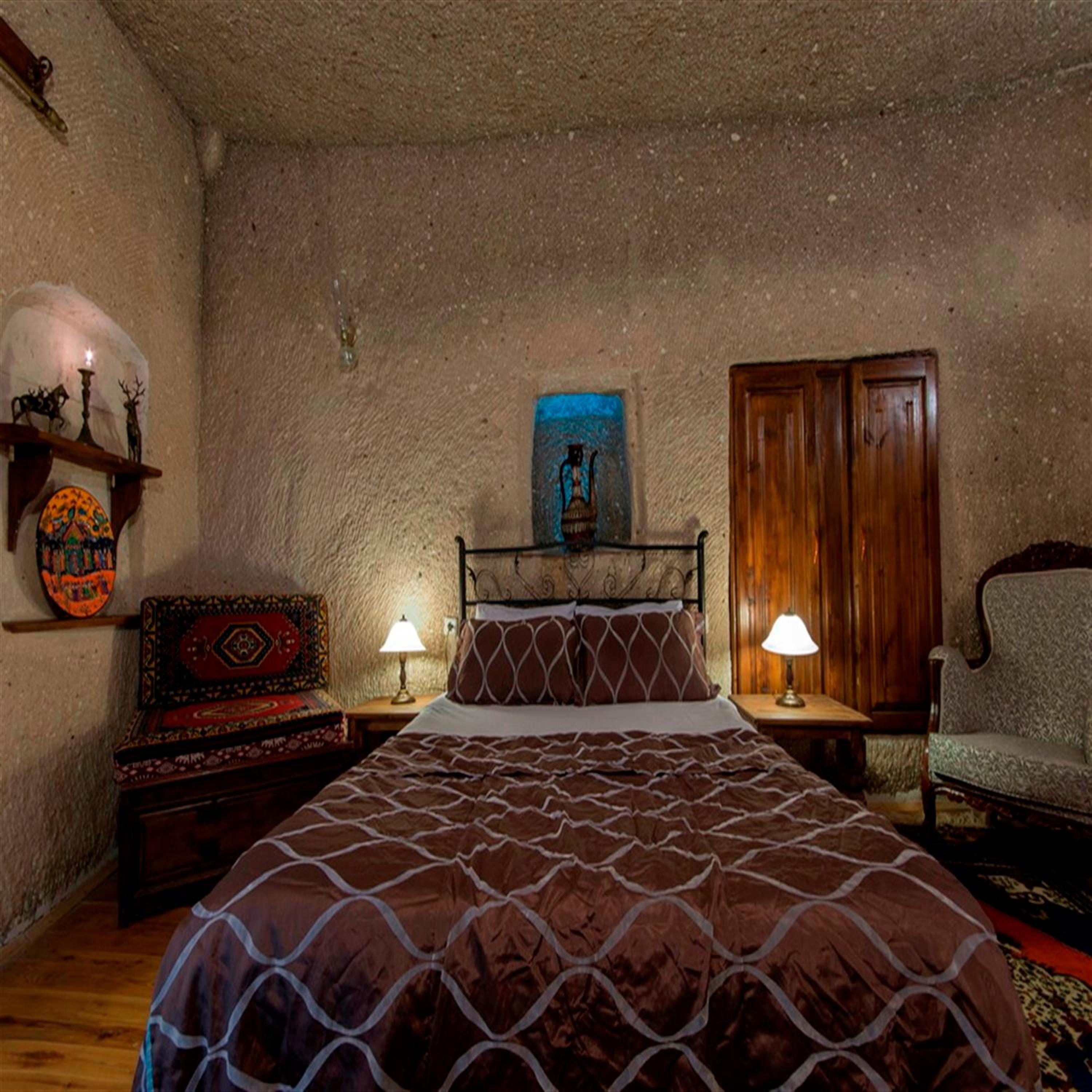 Antique Terrace Cave Suites - Image 25