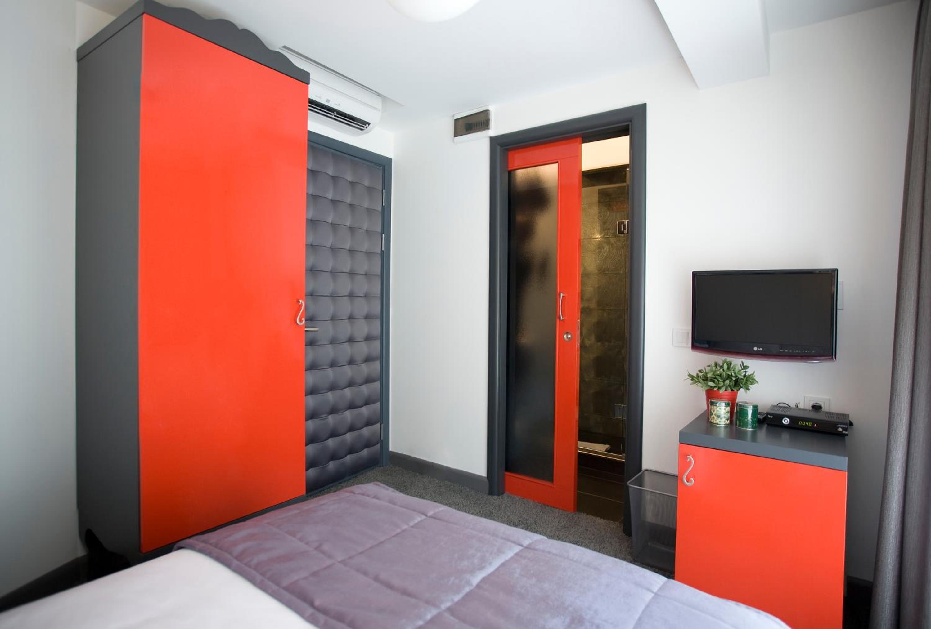 Hypnos Design Hotel - Image 23